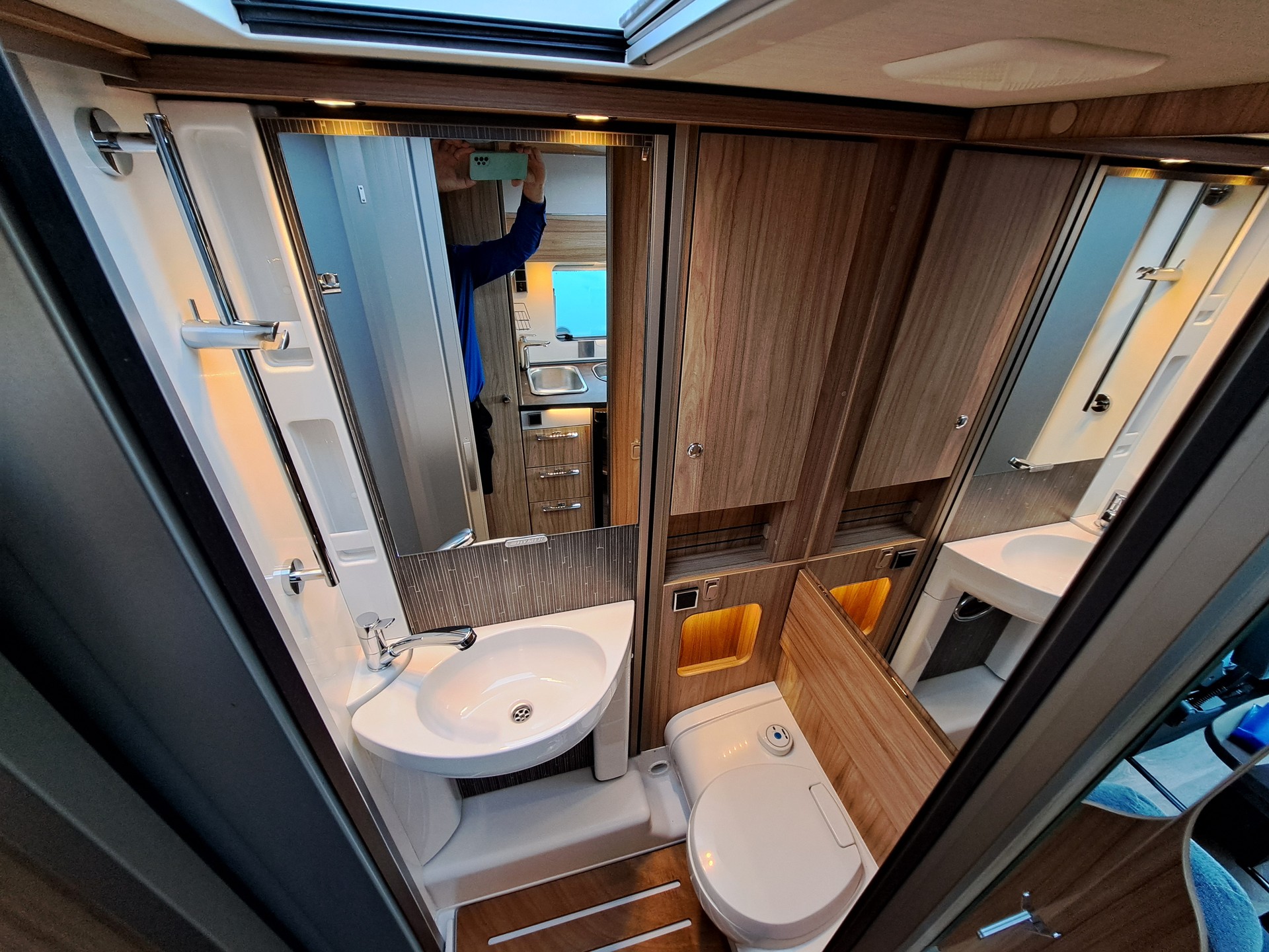 HYMER Exsis T 474-image-4