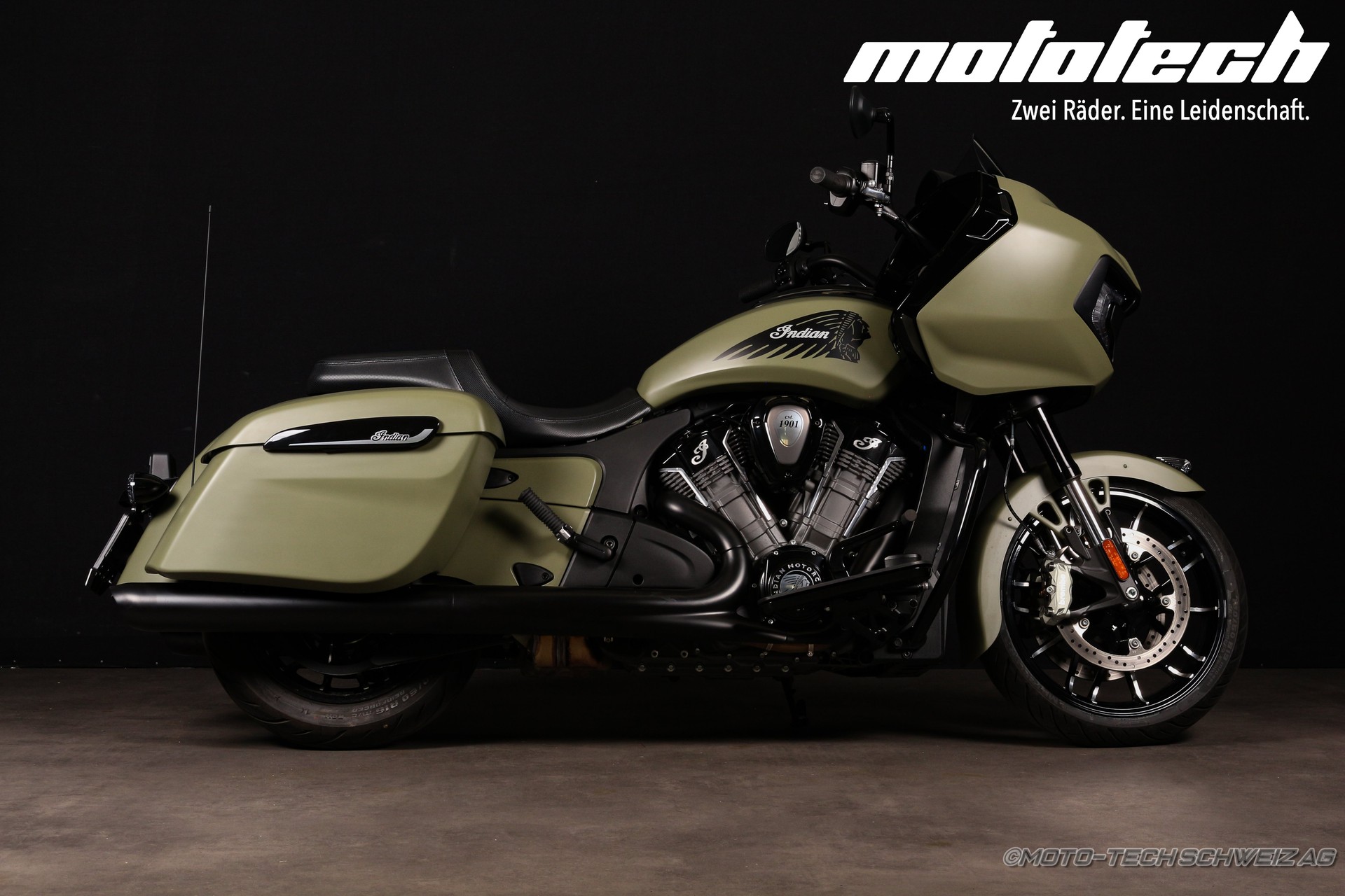 INDIAN Challenger Dark Horse PP-image-1