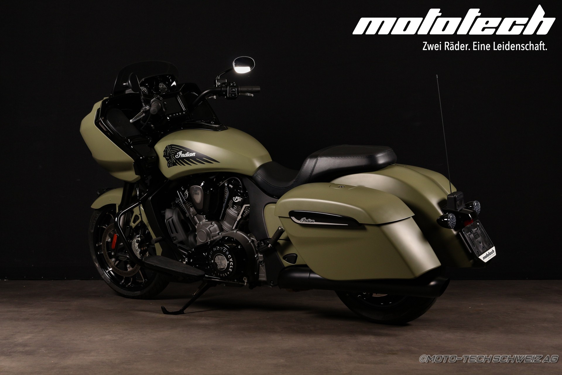 INDIAN Challenger Dark Horse PP-image-3