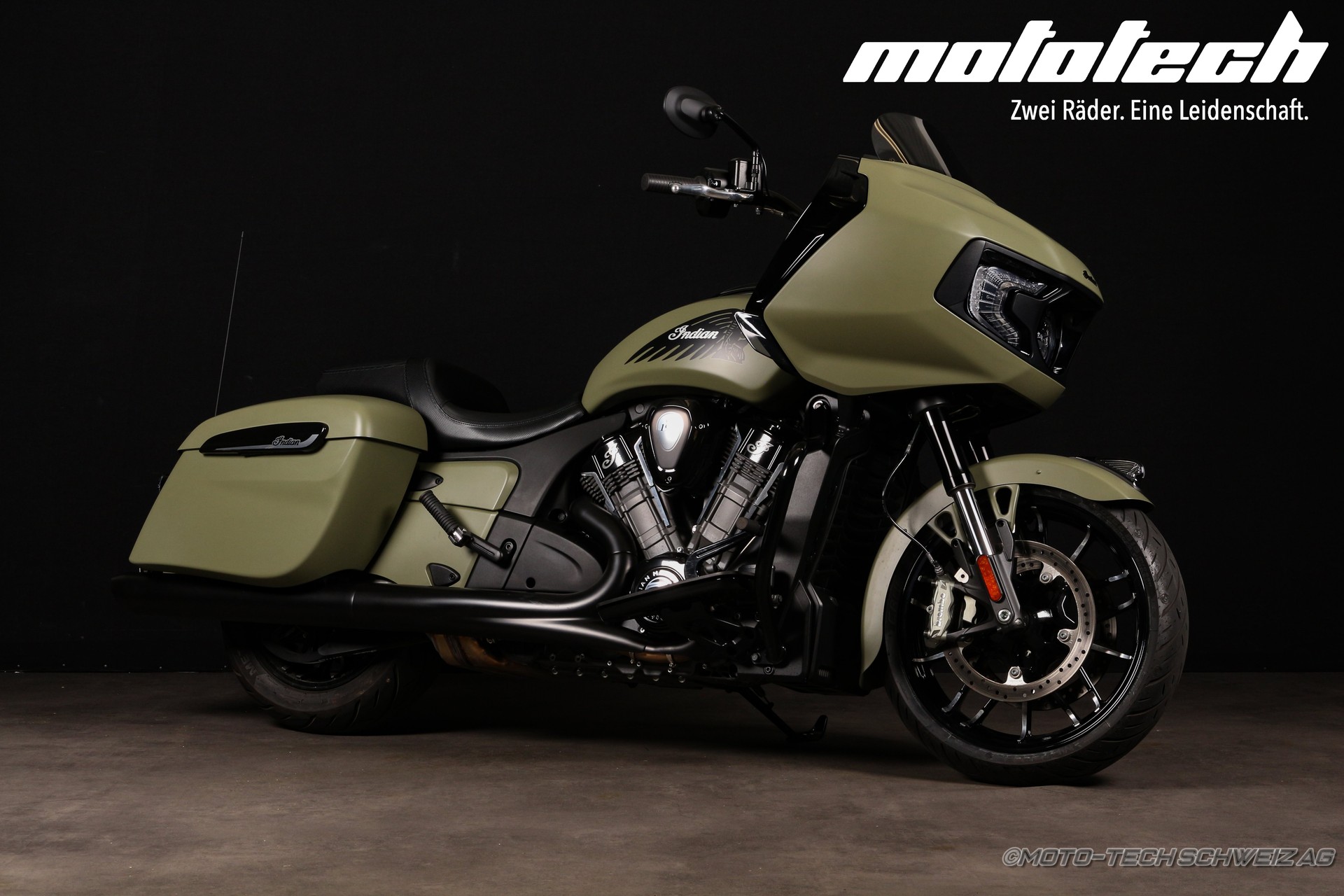 INDIAN Challenger Dark Horse PP-image-0