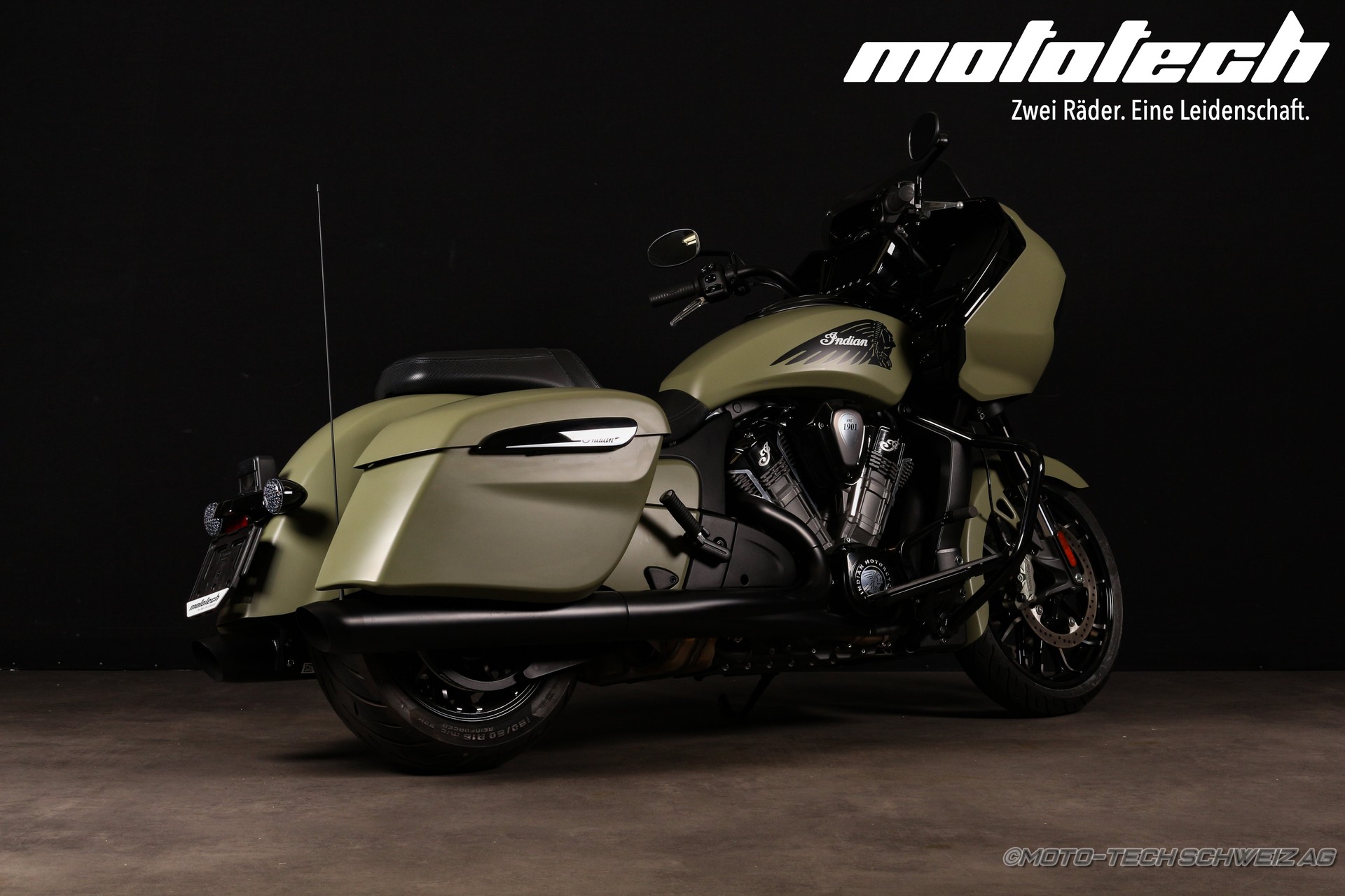 INDIAN Challenger Dark Horse PP-image-2