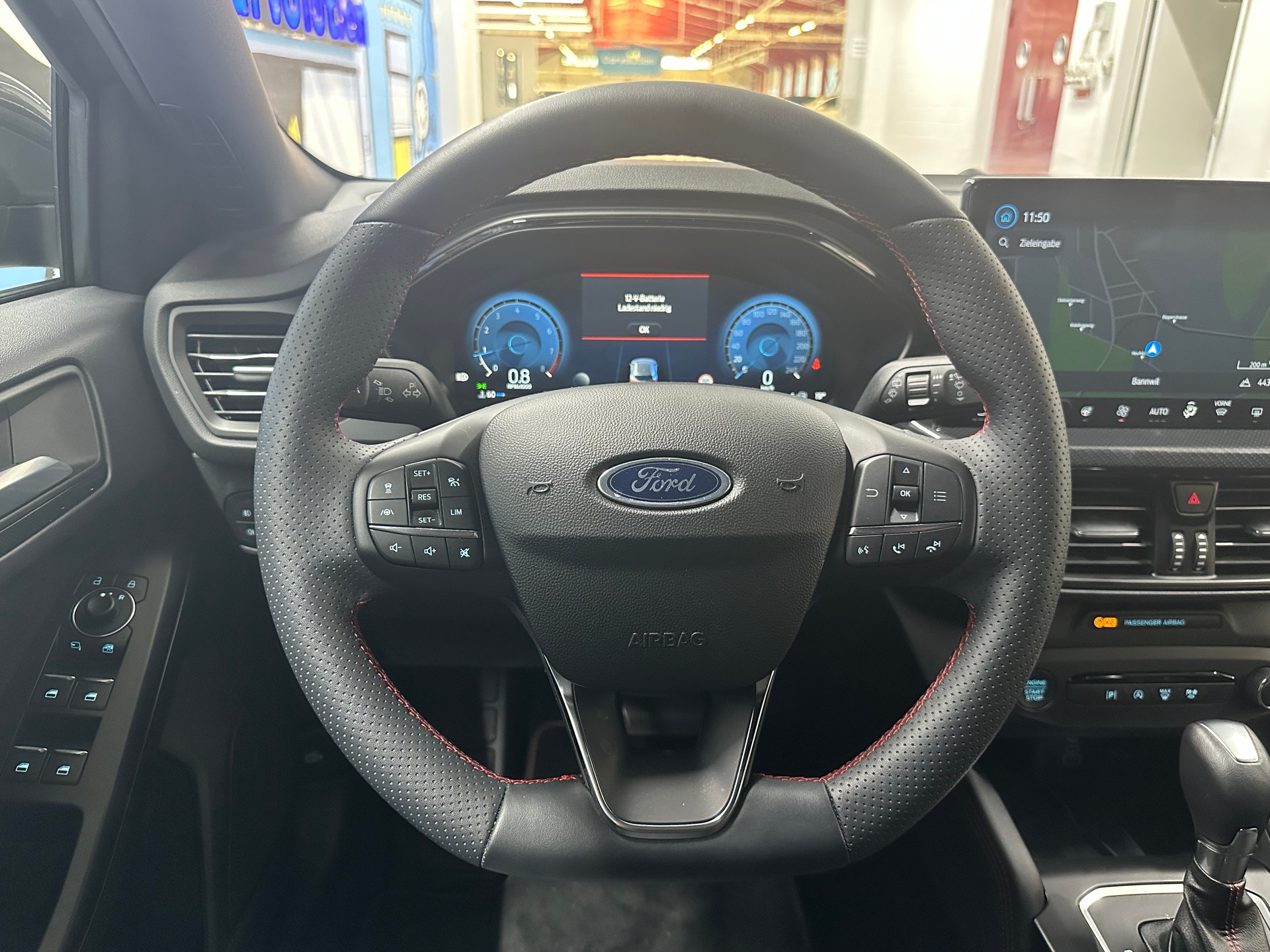 FORD Focus 1.0 MHEV ST-Line X Automat-image-10
