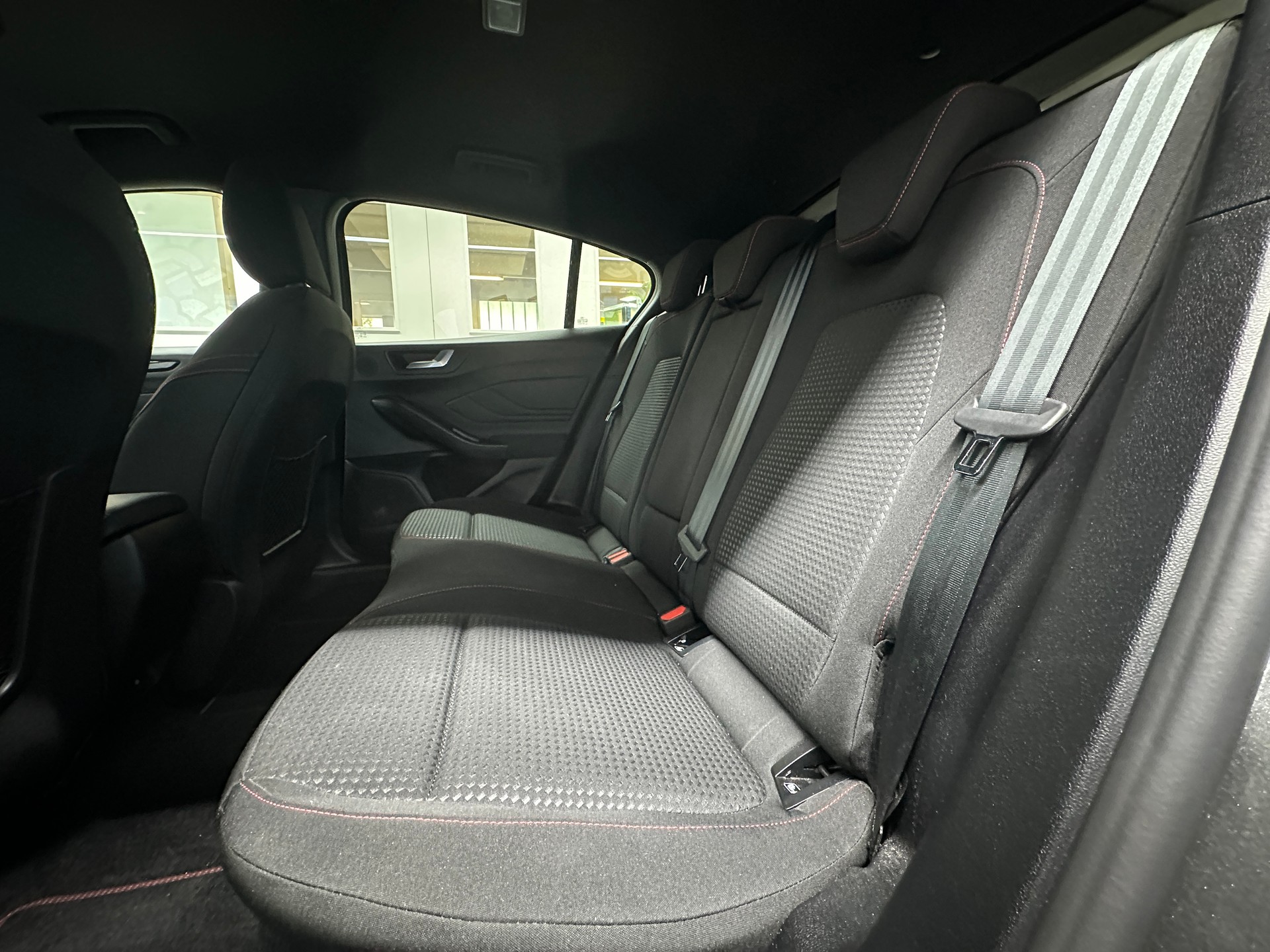 FORD Focus 1.0 MHEV ST-Line X Automat-image-8