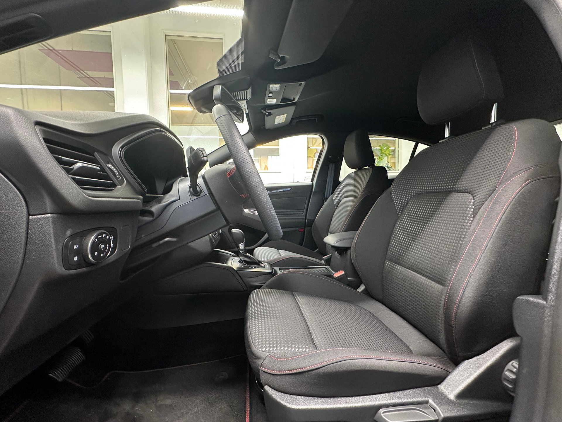 FORD Focus 1.0 MHEV ST-Line X Automat-image-7
