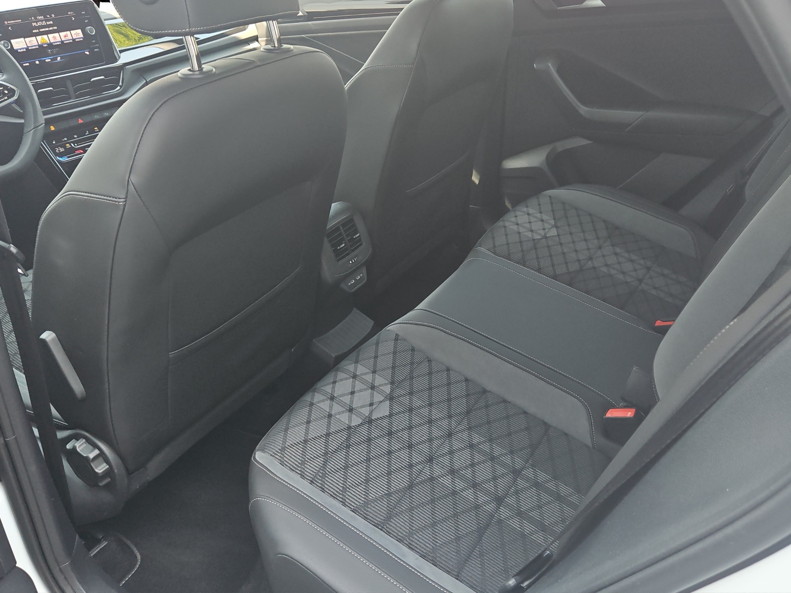 VW T-Roc 1.5 TSI EVO R-Line DSG-image-19