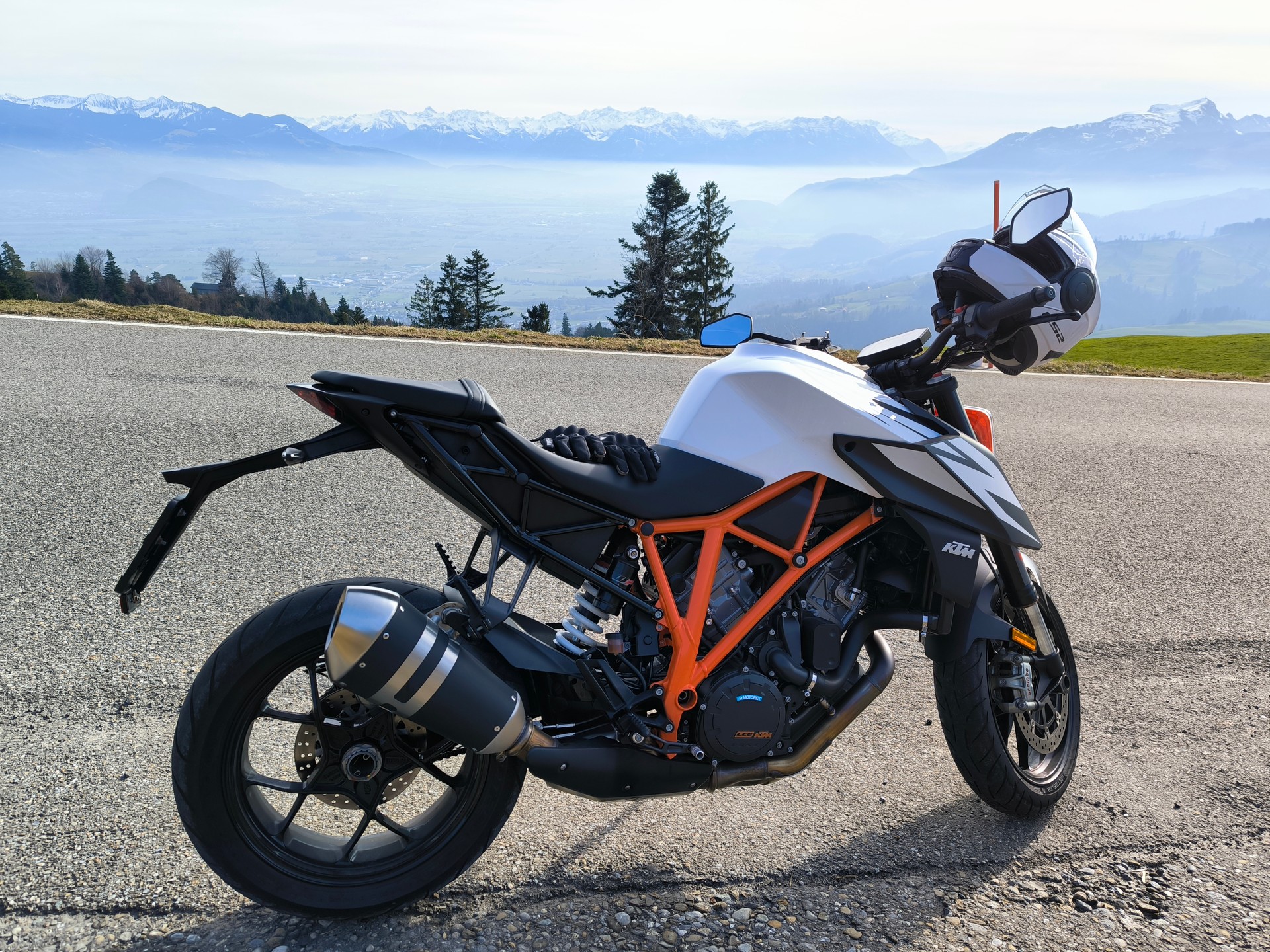 KTM Super Duke 1290 R wie neu – unter 7’000 km – 130 kW – Top gepflegt + Zubehör-image-3