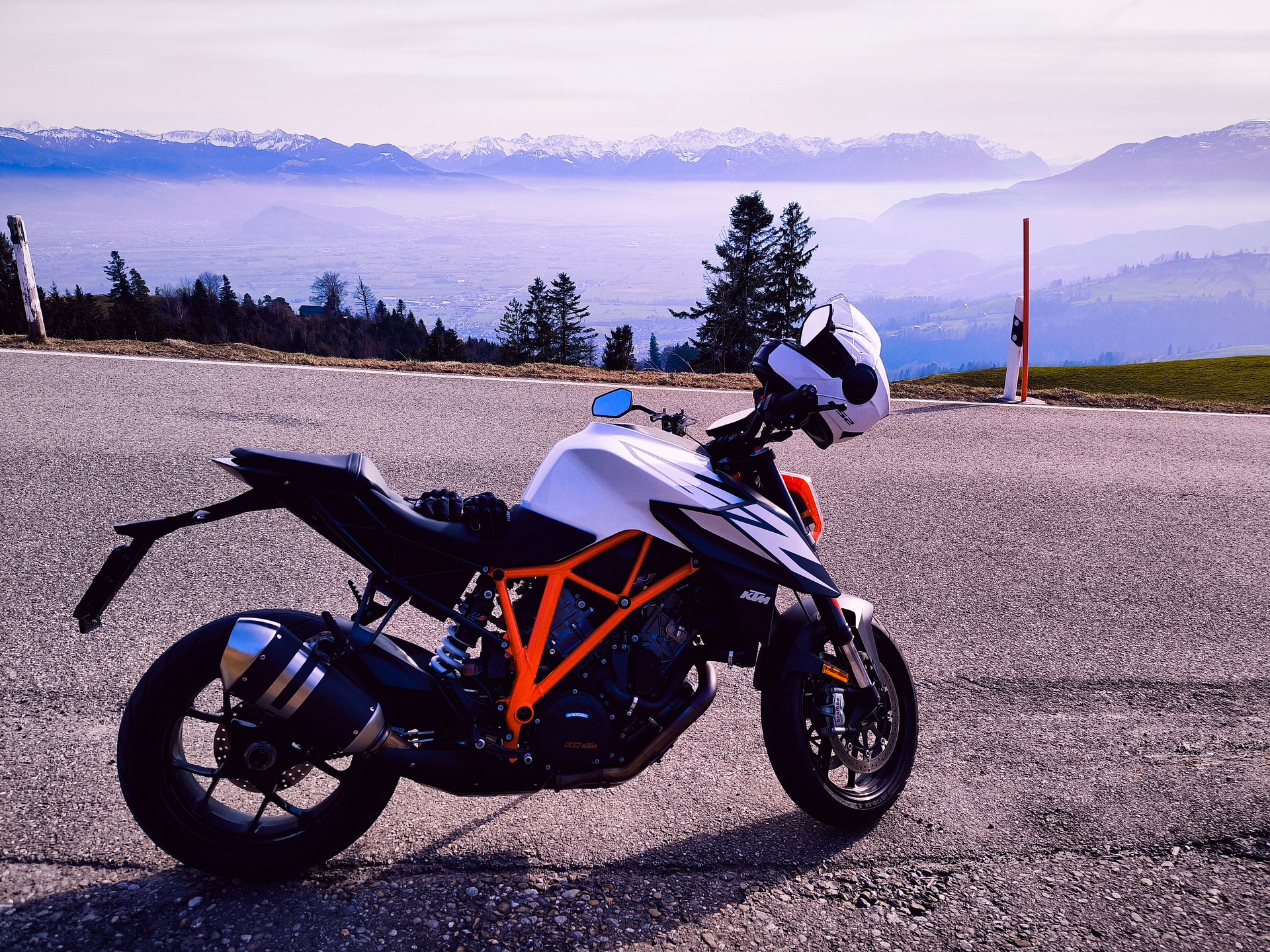 KTM Super Duke 1290 R wie neu – unter 7’000 km – 130 kW – Top gepflegt + Zubehör-image-2