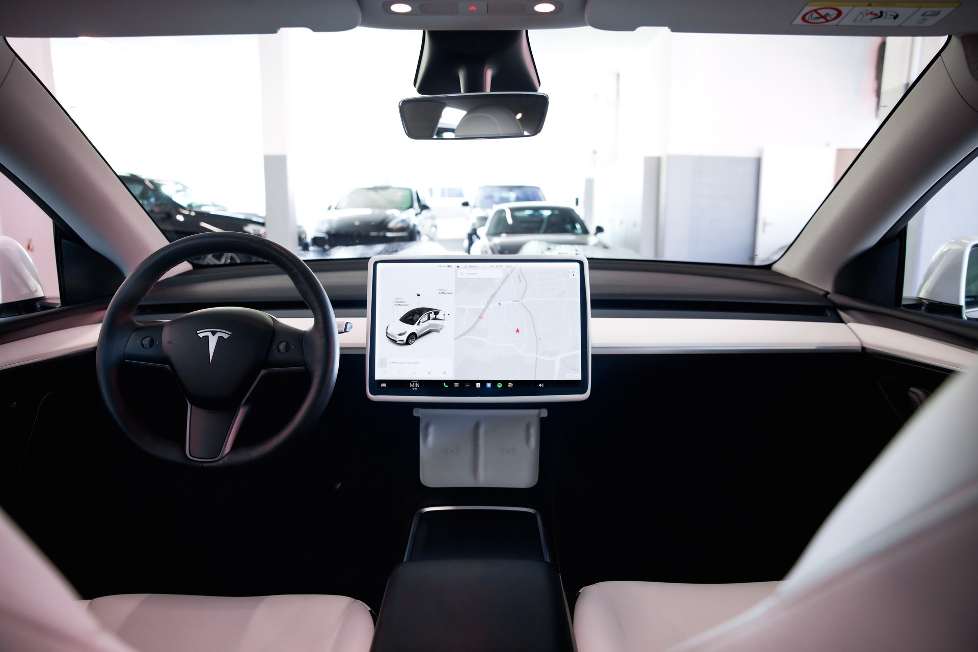 TESLA Model Y Long Range D-image-15