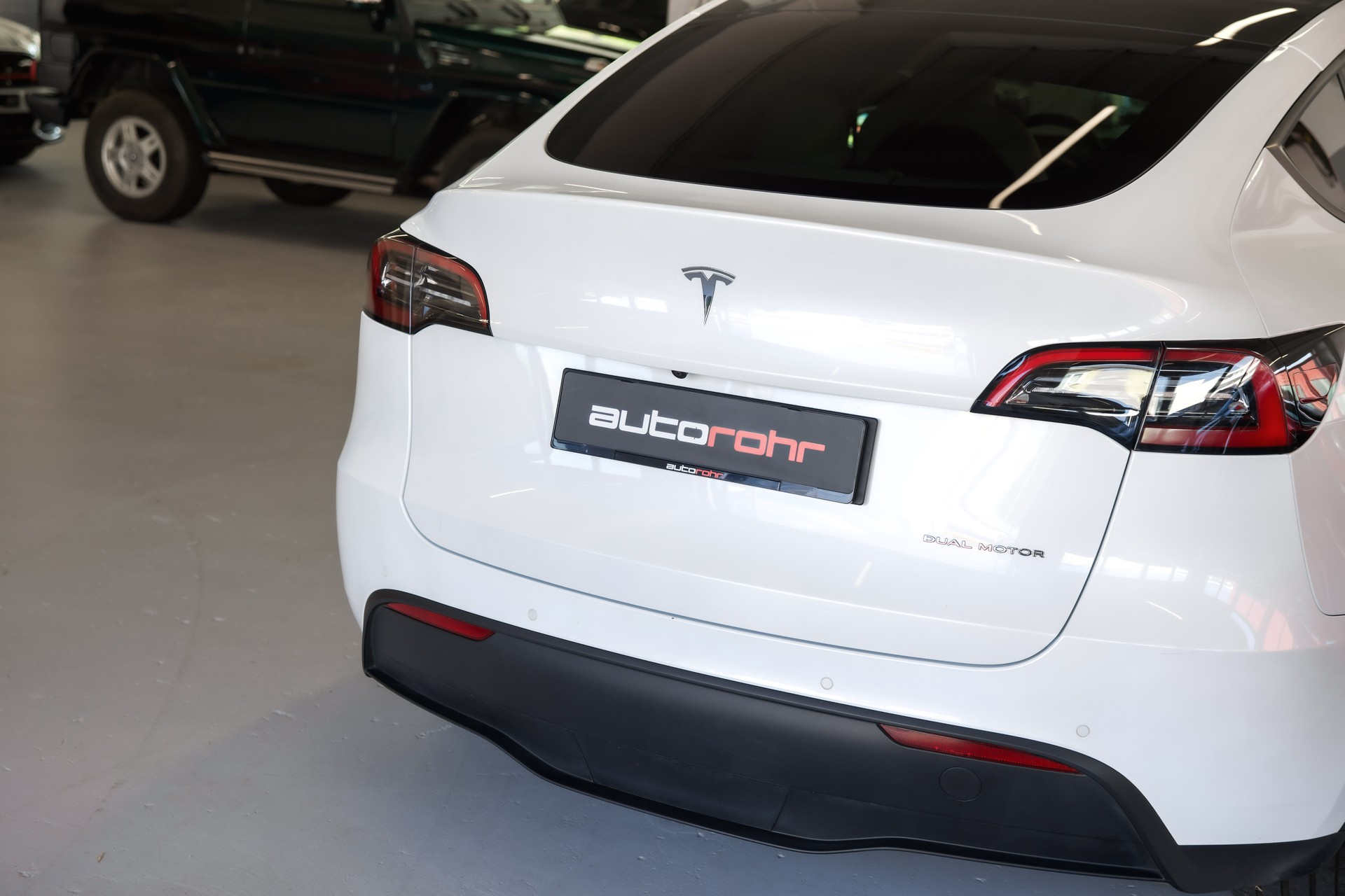 TESLA Model Y Long Range D-image-13