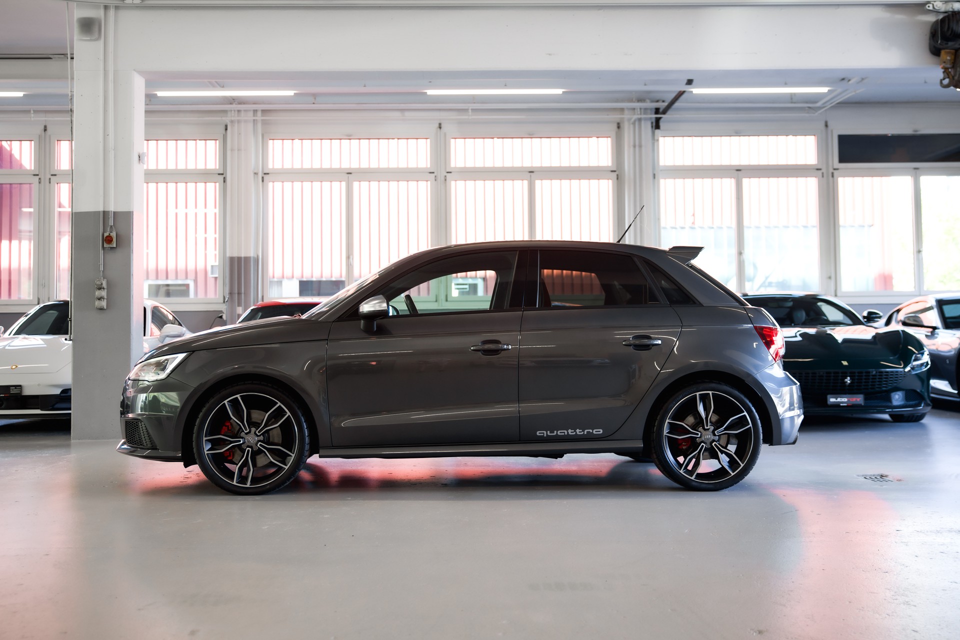 AUDI S1 Sportback 2.0 TFSI quattro-image-4