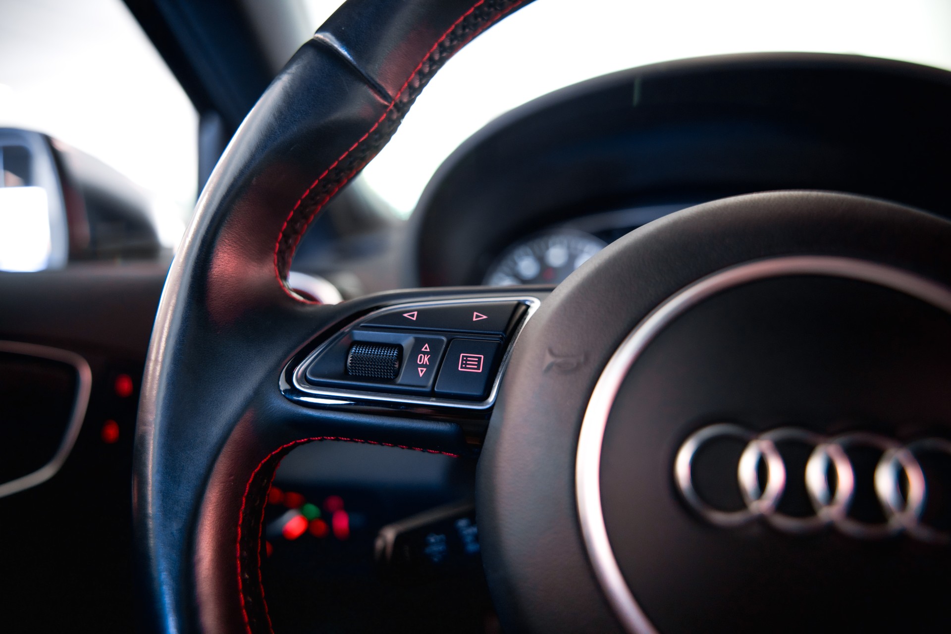 AUDI S1 Sportback 2.0 TFSI quattro-image-26