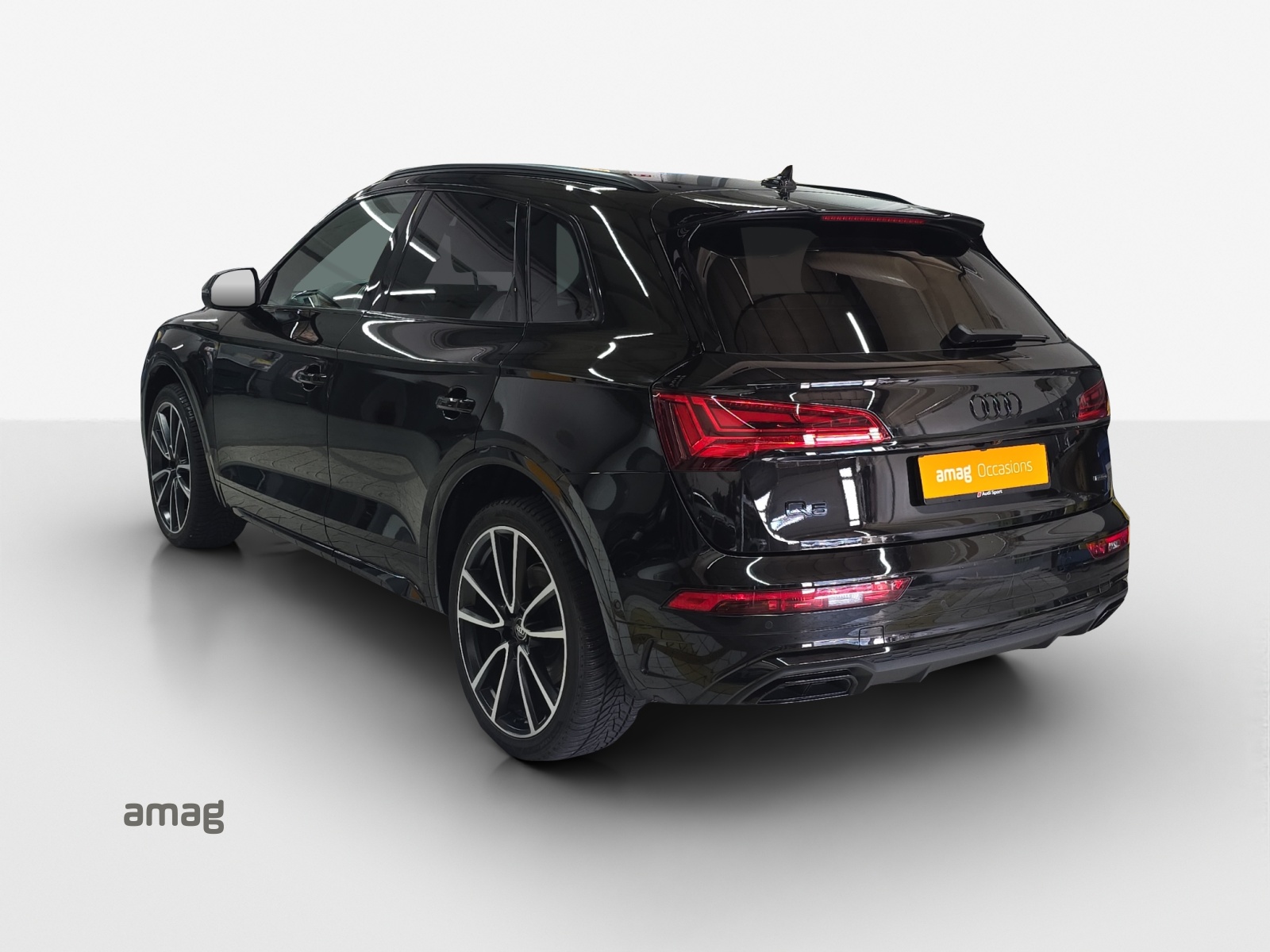 AUDI Q5 40 TDI Black Edition quattro S-tronic-showroom-element-2