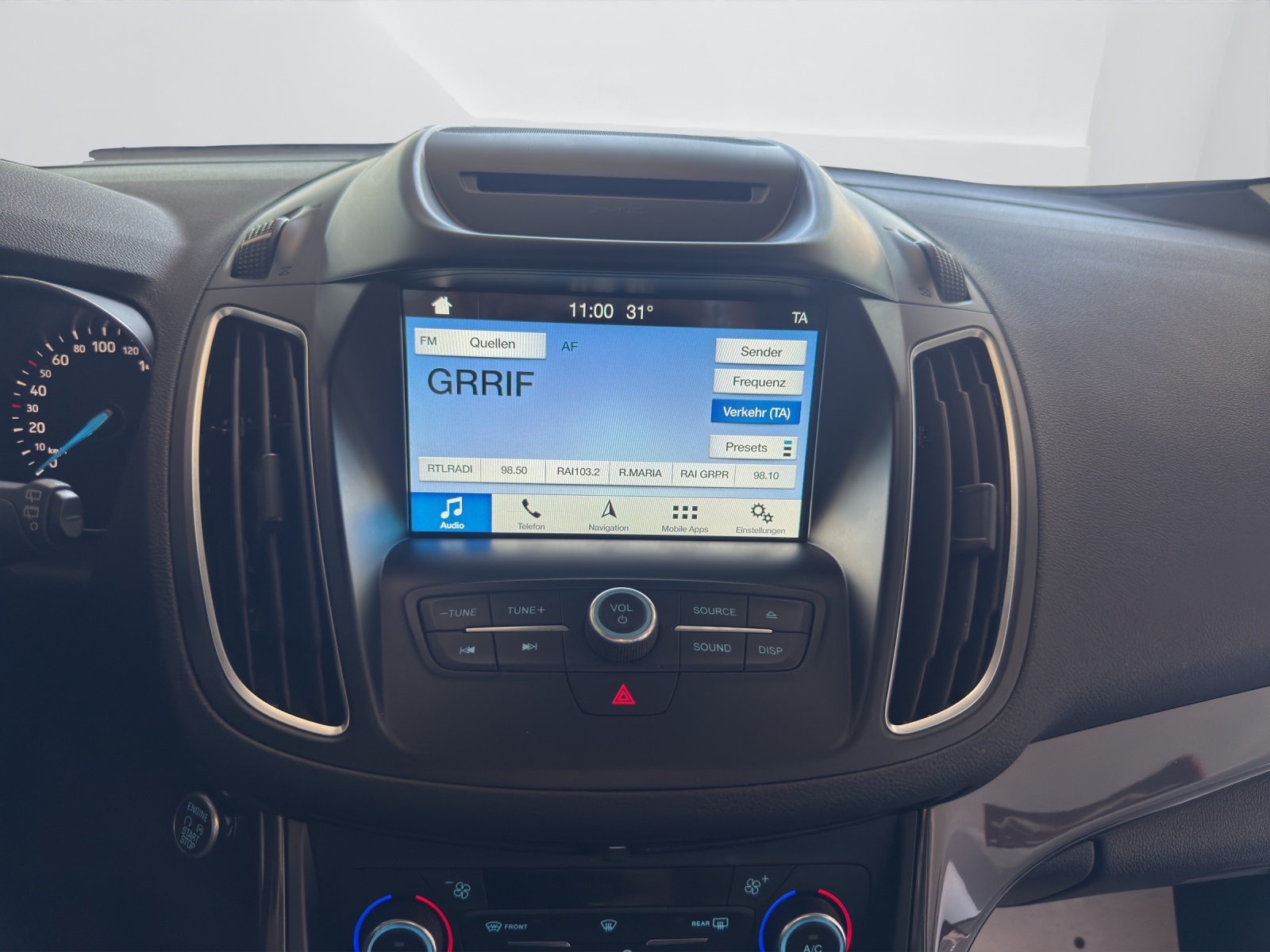 FORD C-Max 2.0 TDCi Titanium X PowerShift-image-16