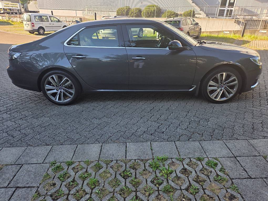 SAAB 9-5-image-3
