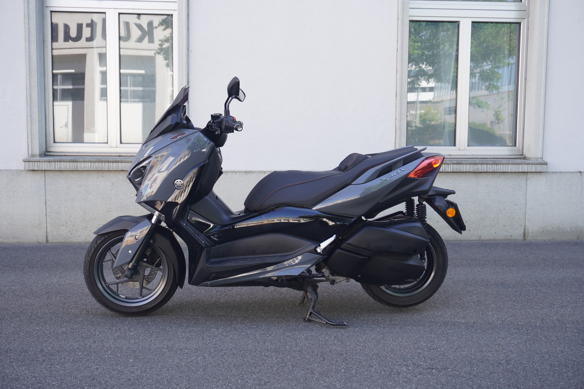 YAMAHA X-Max 300 Tech Max-image-2