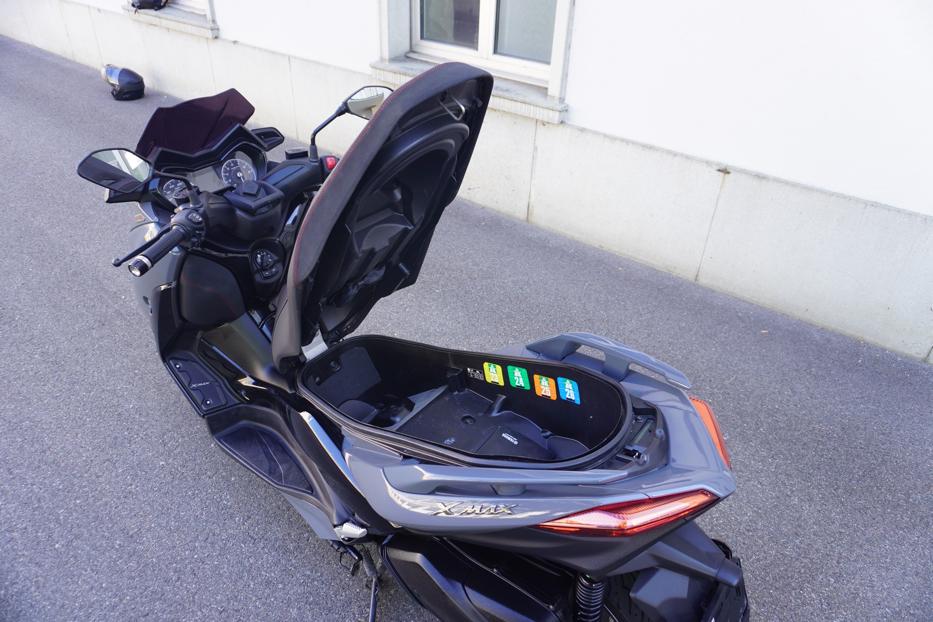 YAMAHA X-Max 300 Tech Max-image-10
