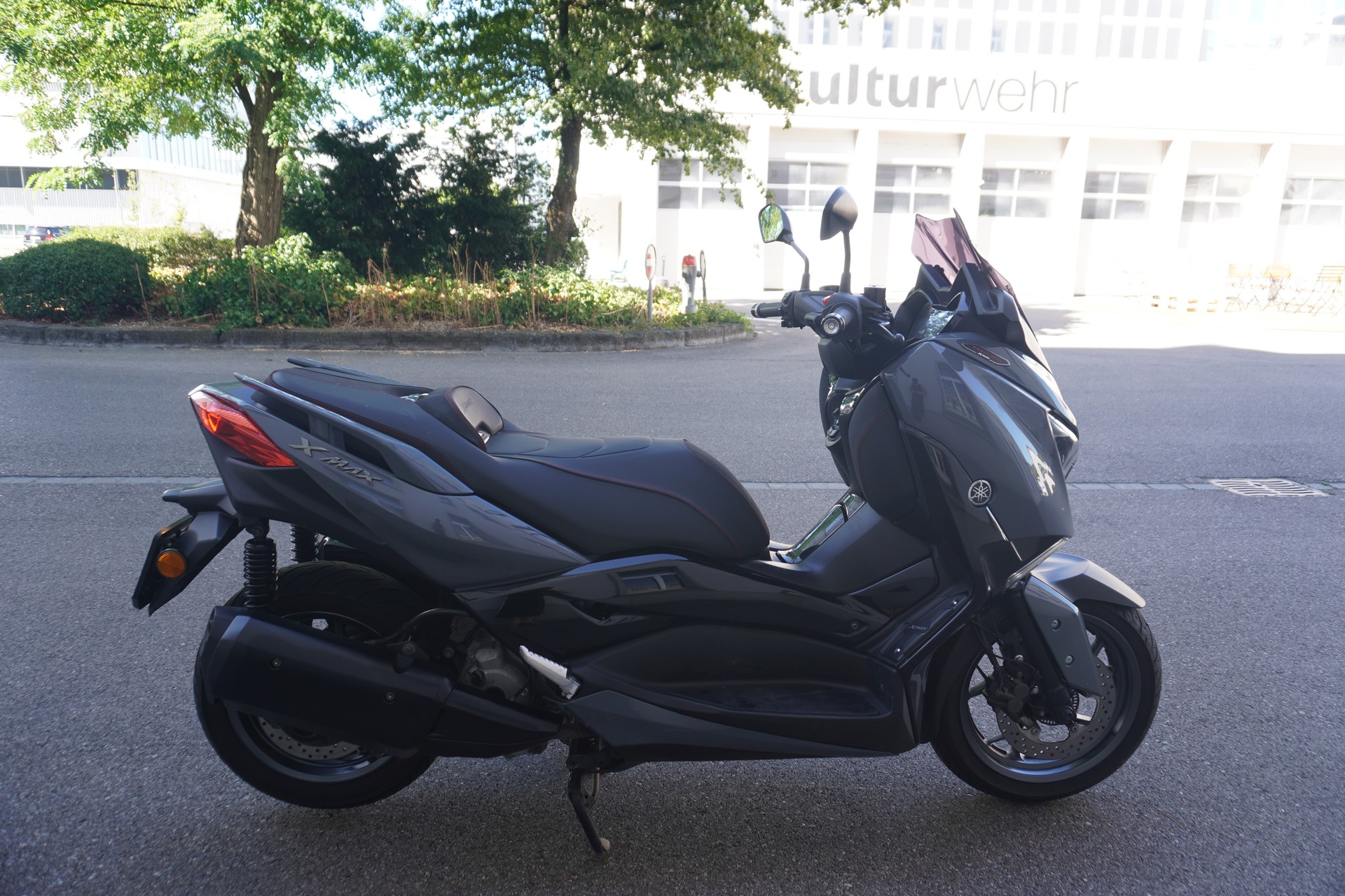 YAMAHA X-Max 300 Tech Max-image-5