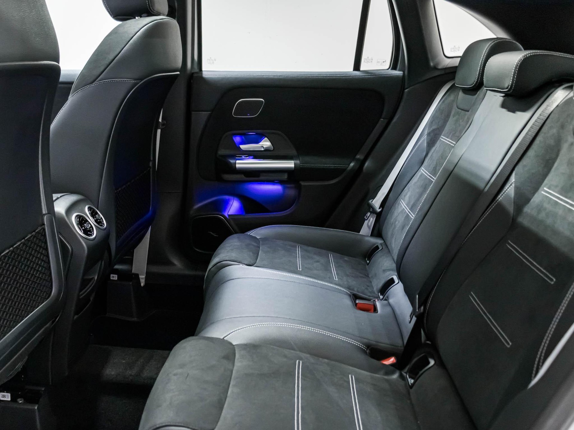 MERCEDES-BENZ GLA 220 d 4MATIC "Swiss Star"-image-7