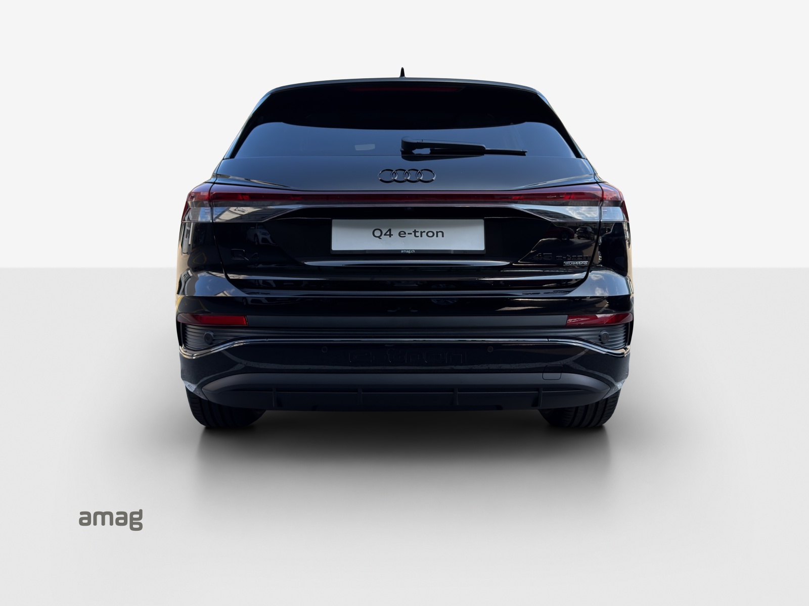 AUDI Q4 e-tron 45 Attraction quattro-showroom-element-3