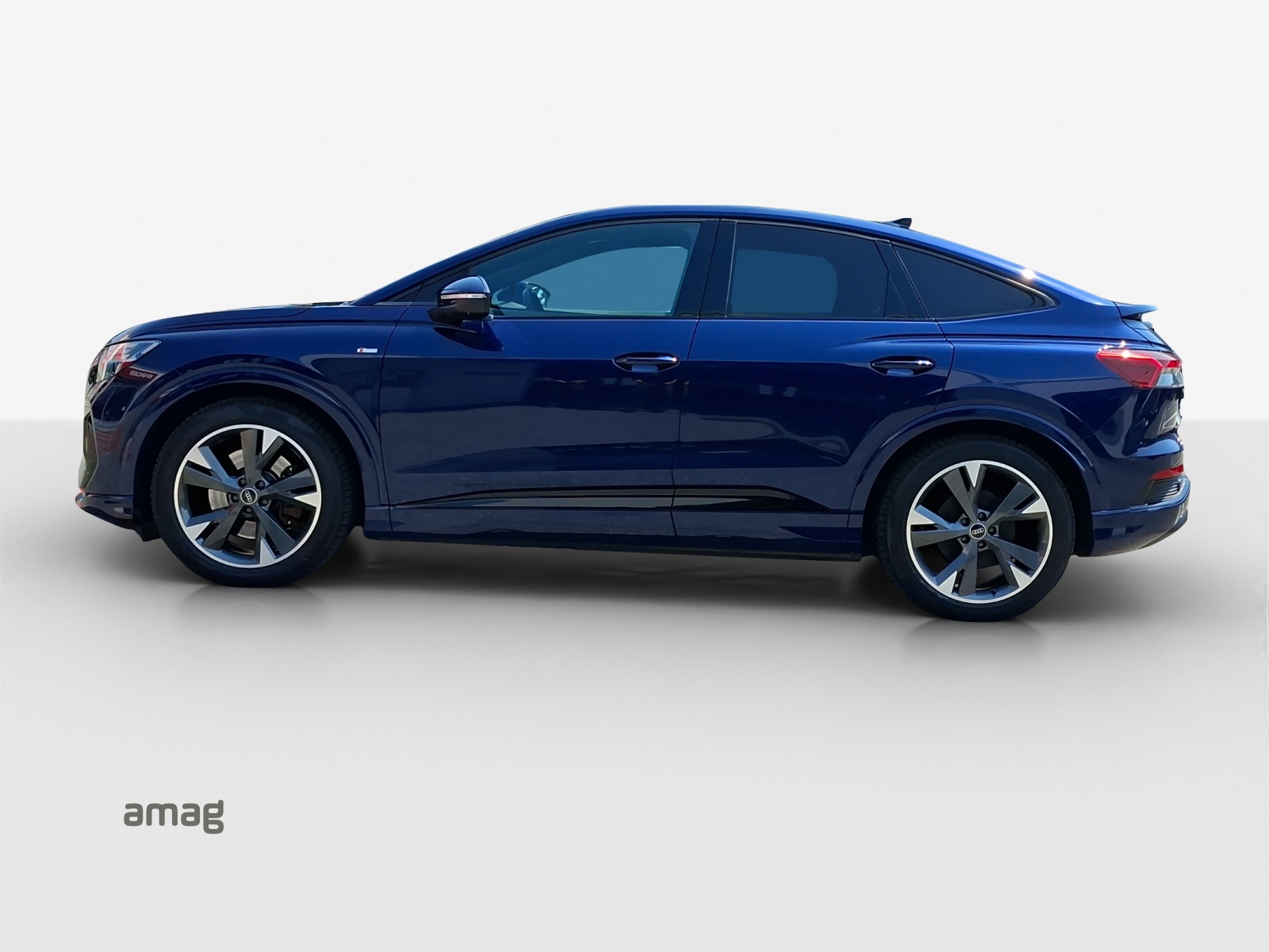 AUDI Q4 Sportback e-tron 50 quattro-showroom-element-1