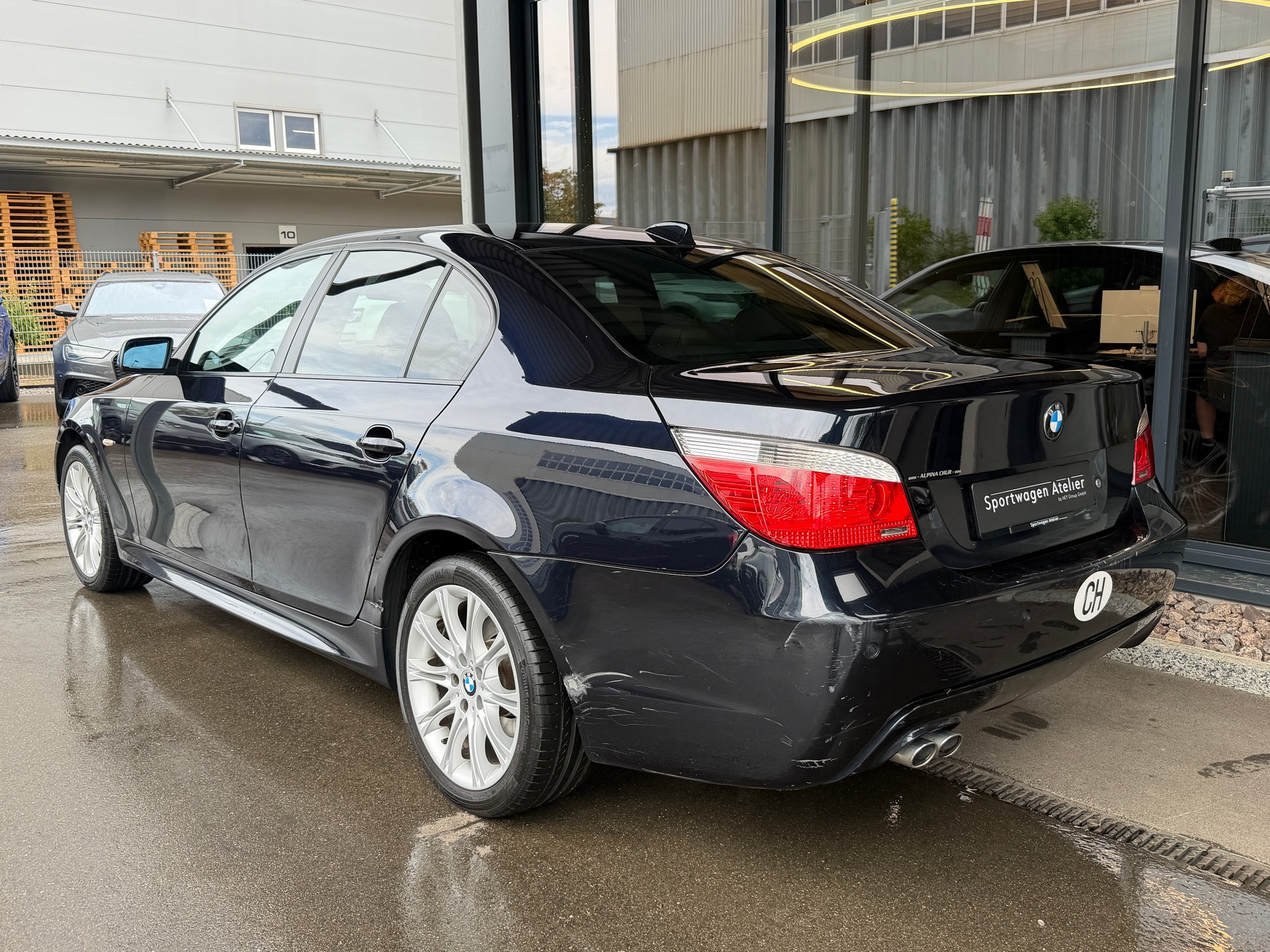 BMW 530xd M-Sportpaket-showroom-element-2