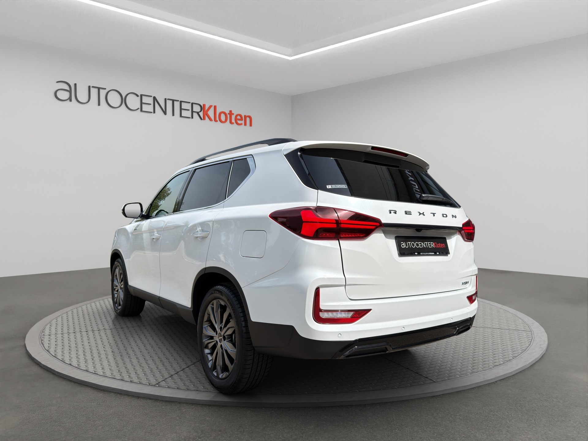 KGM-SsangYong Rexton RX 2.2 TD Blackline-showroom-element-3