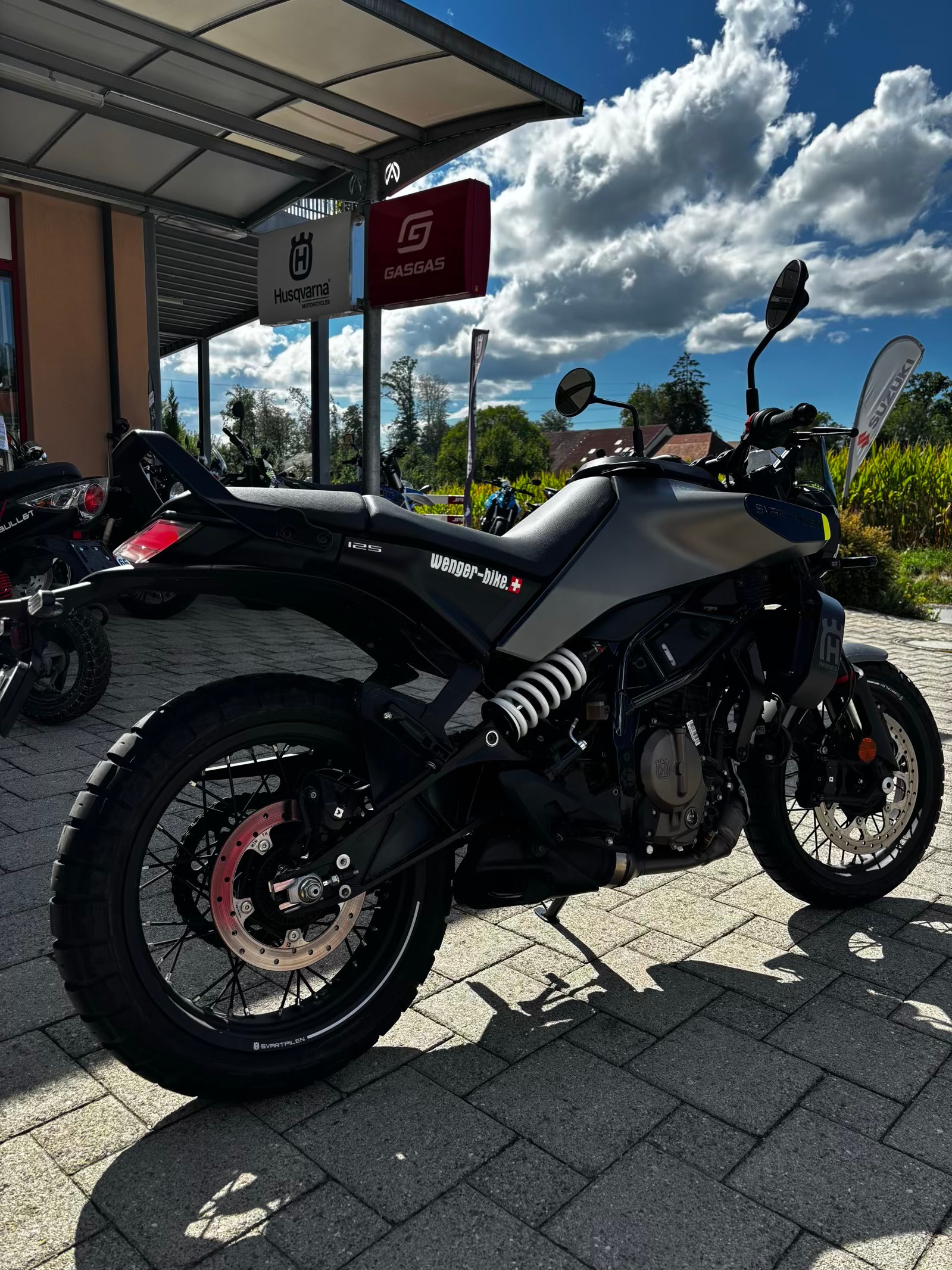 HUSQVARNA Svartpilen 125-image-3
