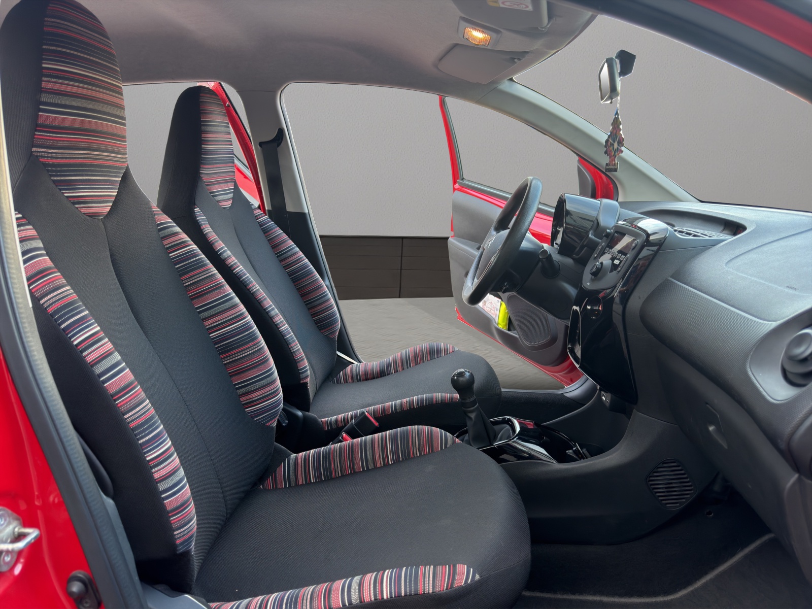 CITROEN C1 1.0 VTi Shine Stop&Start-image-16