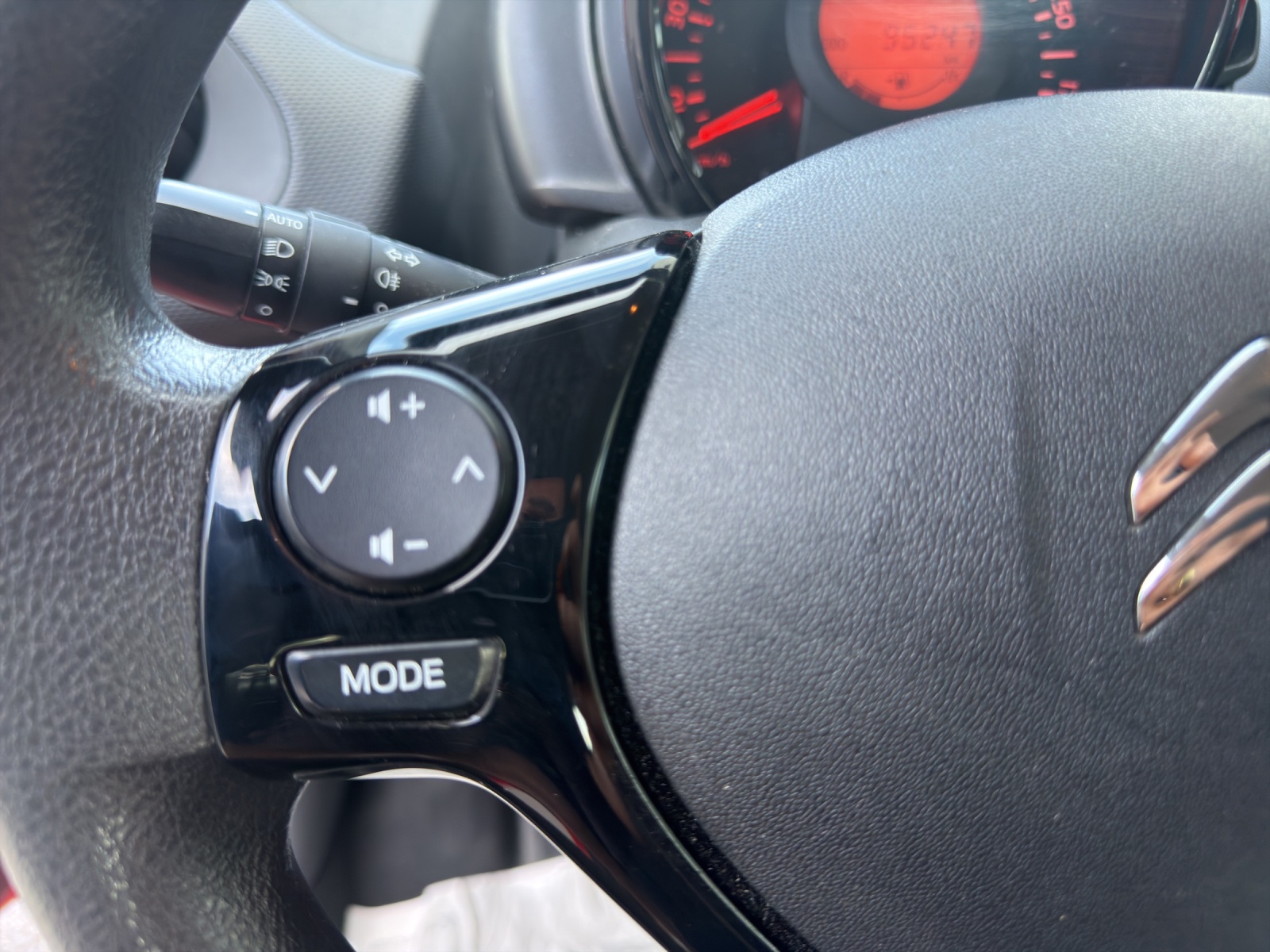 CITROEN C1 1.0 VTi Shine Stop&Start-image-23