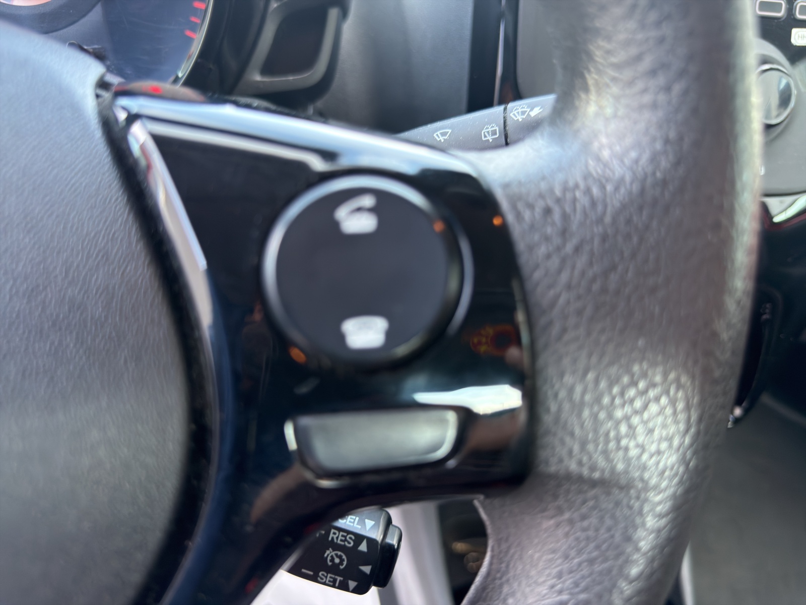 CITROEN C1 1.0 VTi Shine Stop&Start-image-24