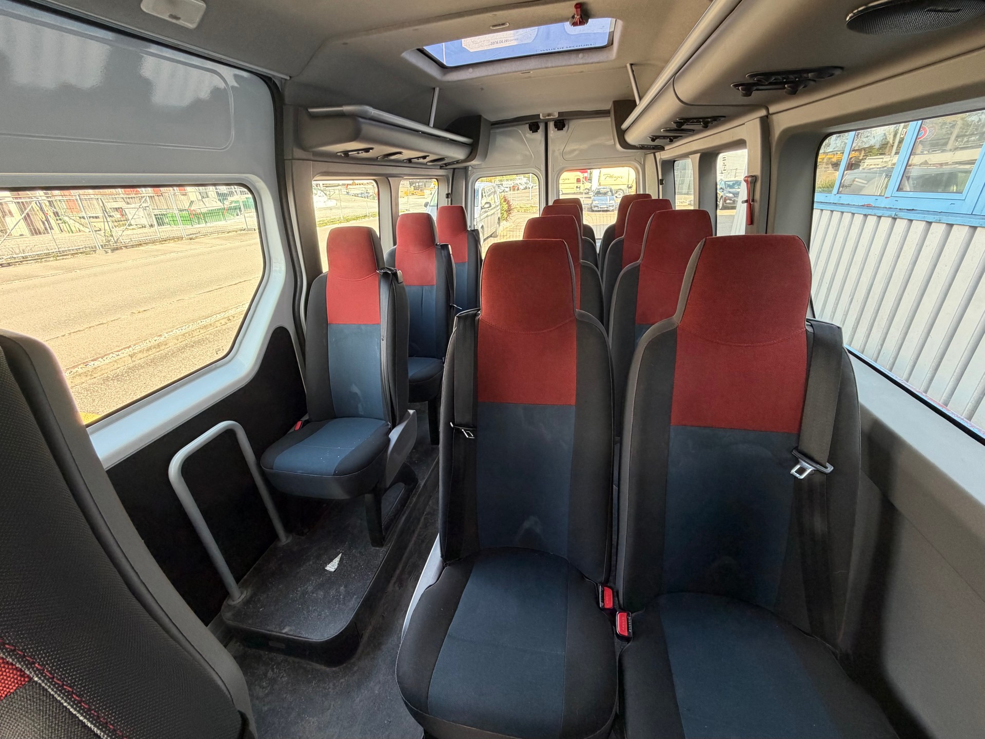 RENAULT MASTER dCi 125 14 Plätze-image-11
