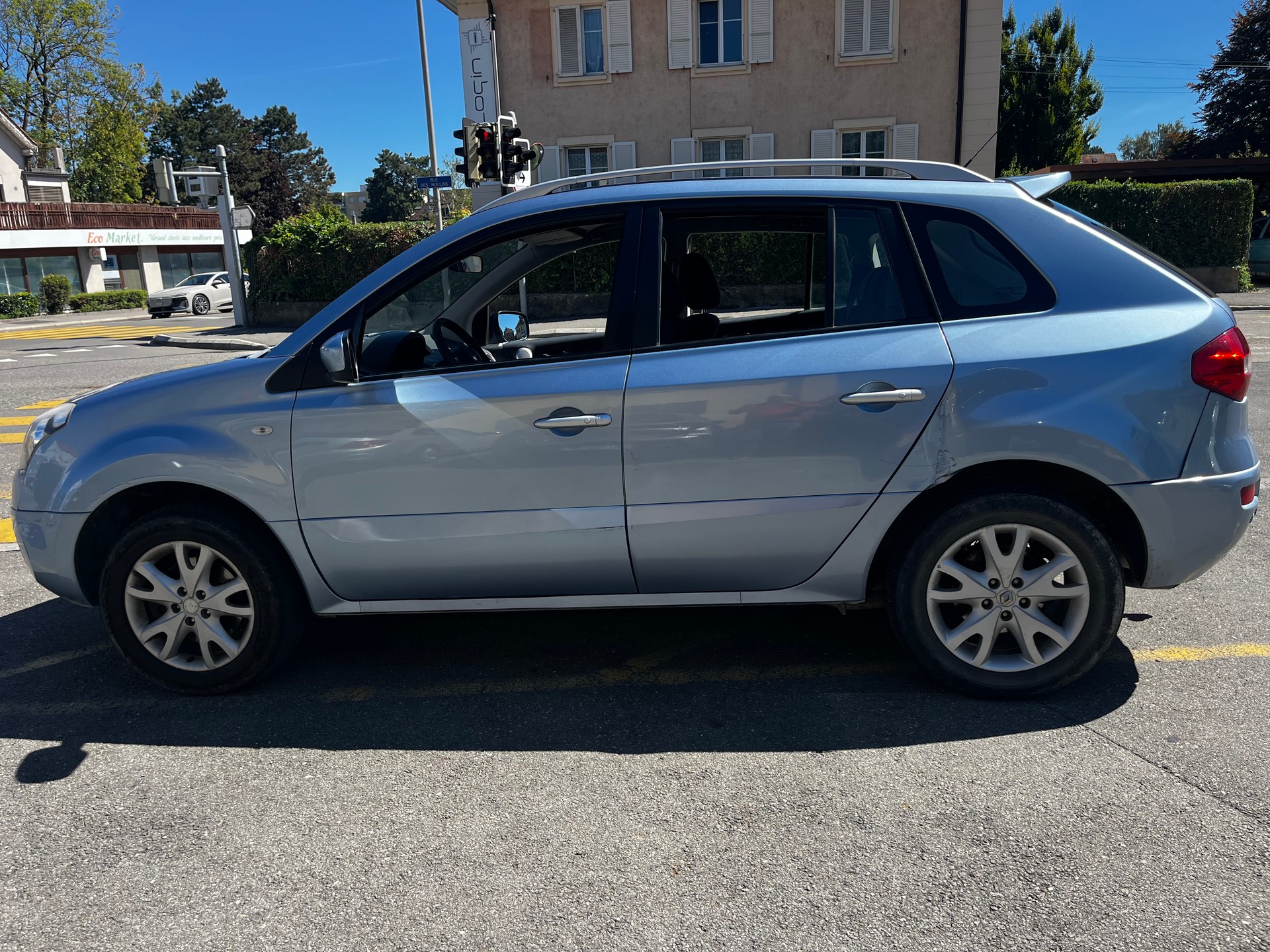 RENAULT Koleos 2.5 Dynamique Luxe 4x4-image-7
