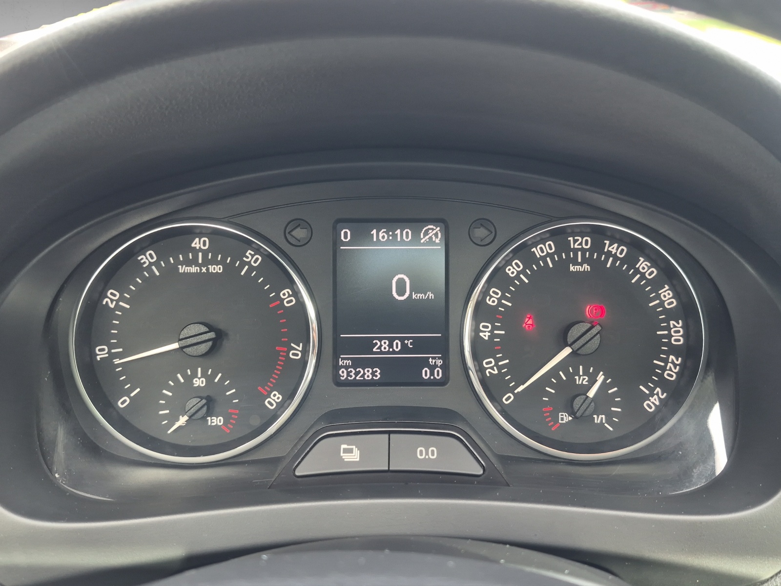 SKODA Rapid Spaceback 1.2 TSI Elegance-image-13