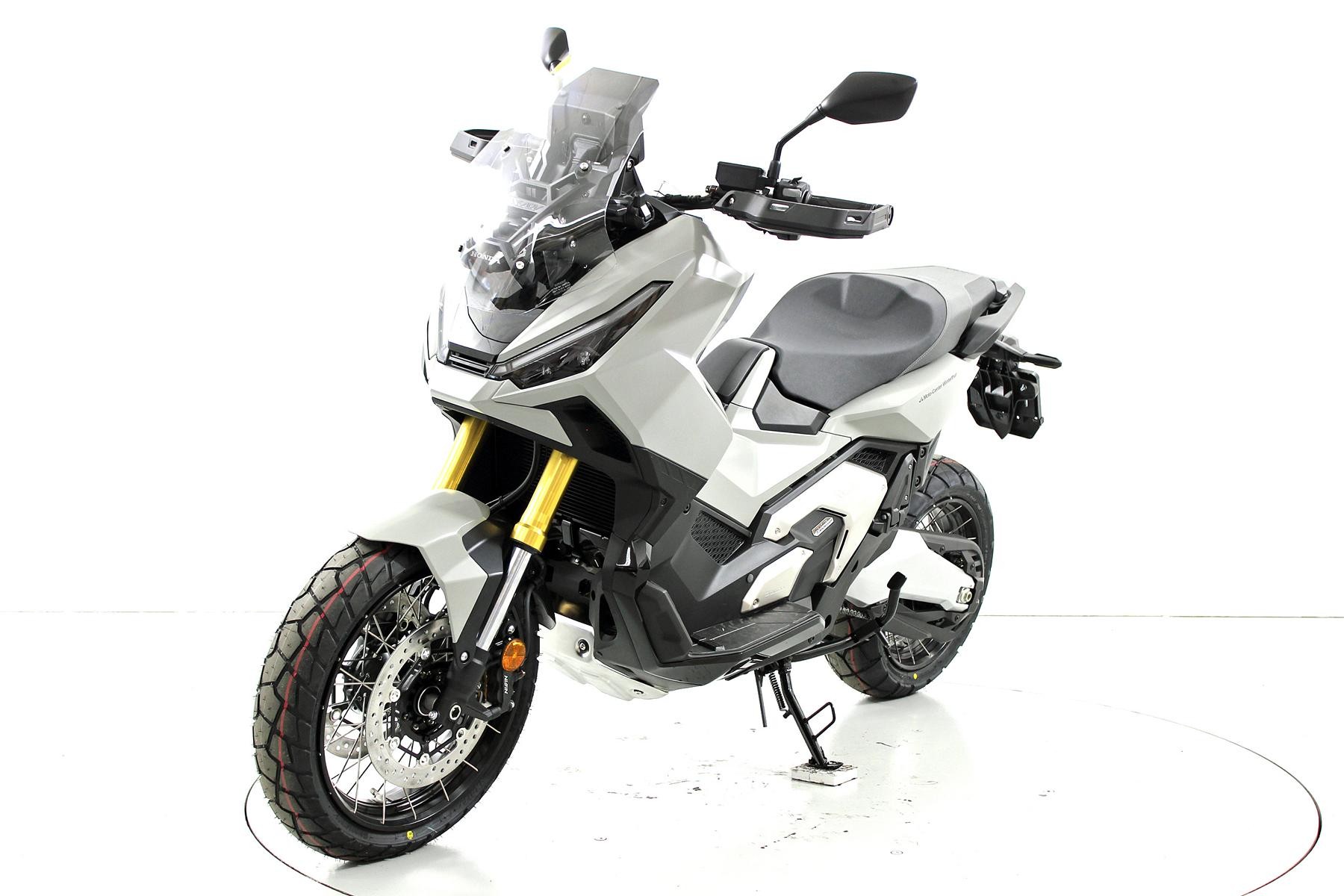HONDA X-ADV 750 ABS-image-2