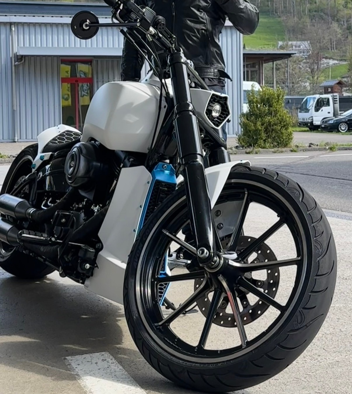 HARLEY-DAVIDSON Breakout 103-image-4