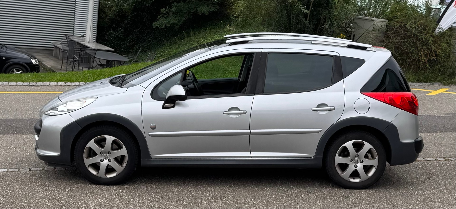 PEUGEOT 207 SW 1.6 16V Outdoor-showroom-element-2