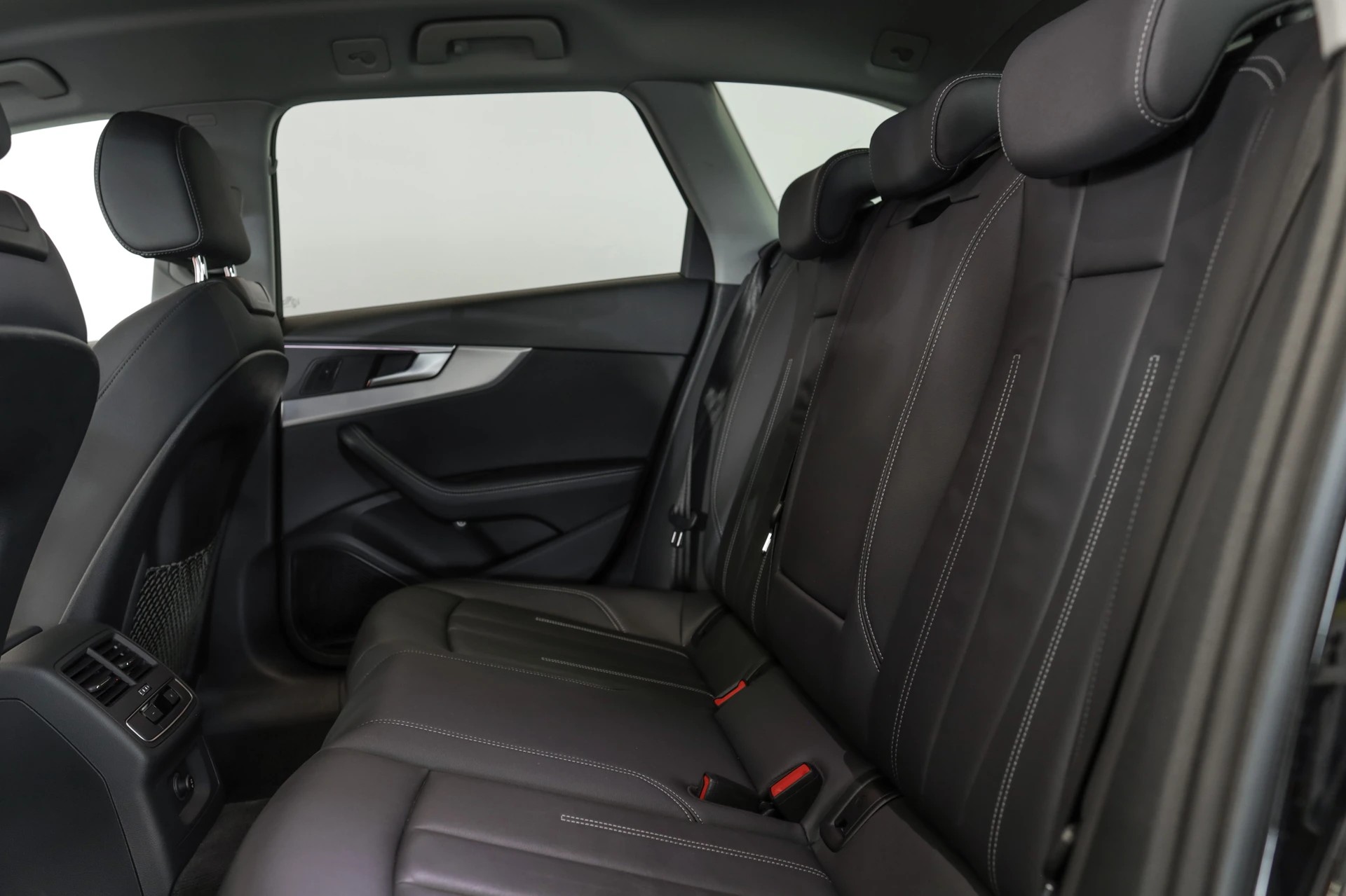 AUDI A4 Avant 40 TDI advanced quattro S-tronic Head-Up / Bang & Olufsen / Virtual Cockpit-image-24