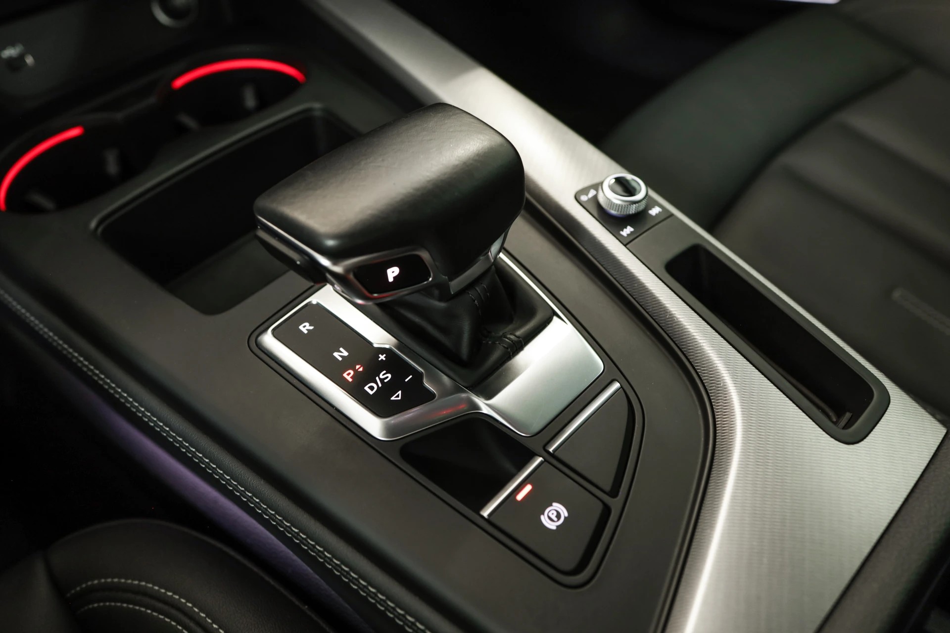 AUDI A4 Avant 40 TDI advanced quattro S-tronic Head-Up / Bang & Olufsen / Virtual Cockpit-image-23