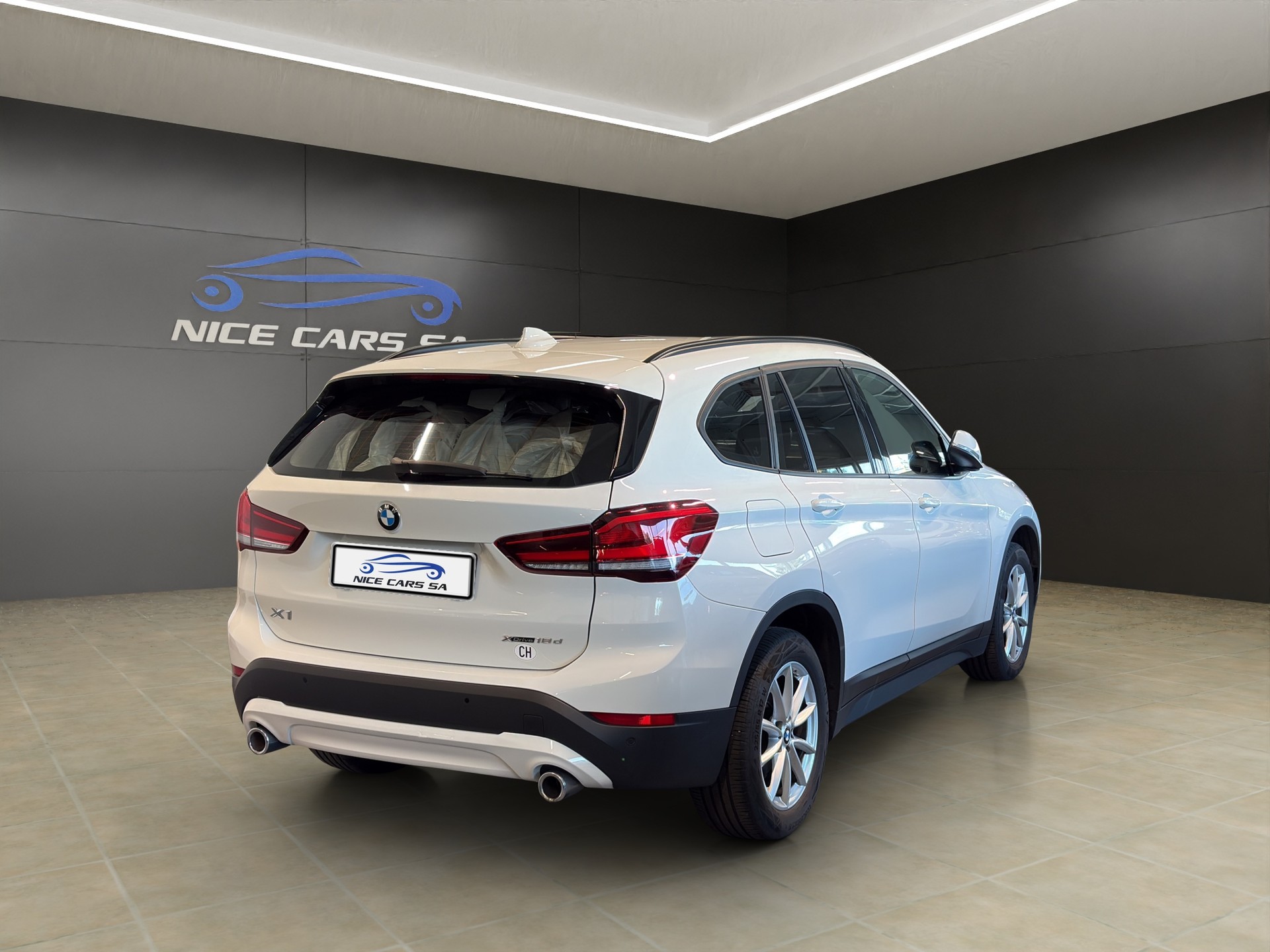 BMW X1 xDrive 18d Essential Edition Steptronic-image-5