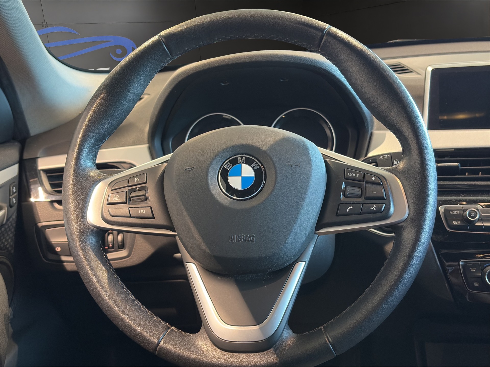 BMW X1 xDrive 18d Essential Edition Steptronic-image-9