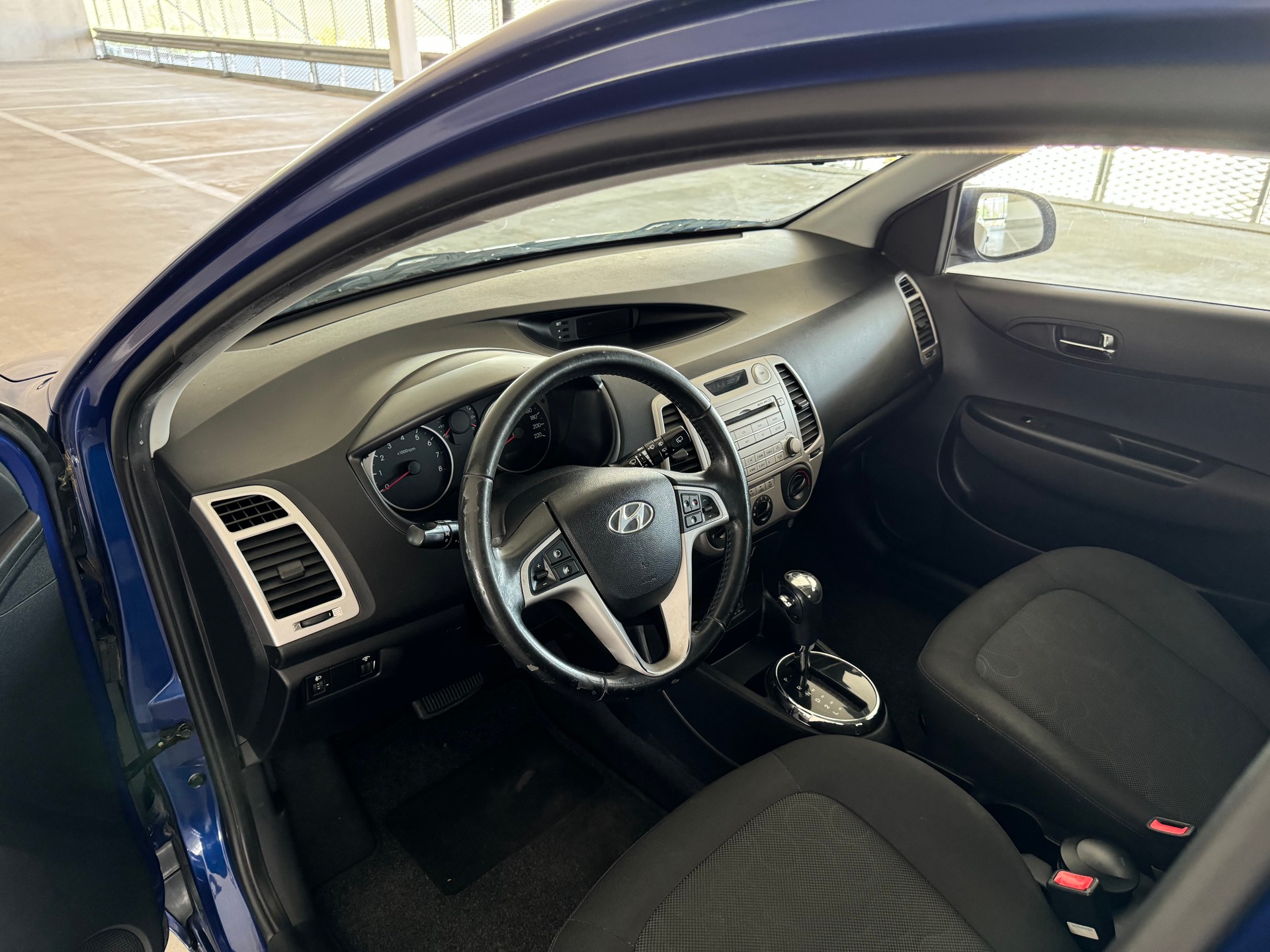 HYUNDAI i20 1.4 Style Automatic-image-10