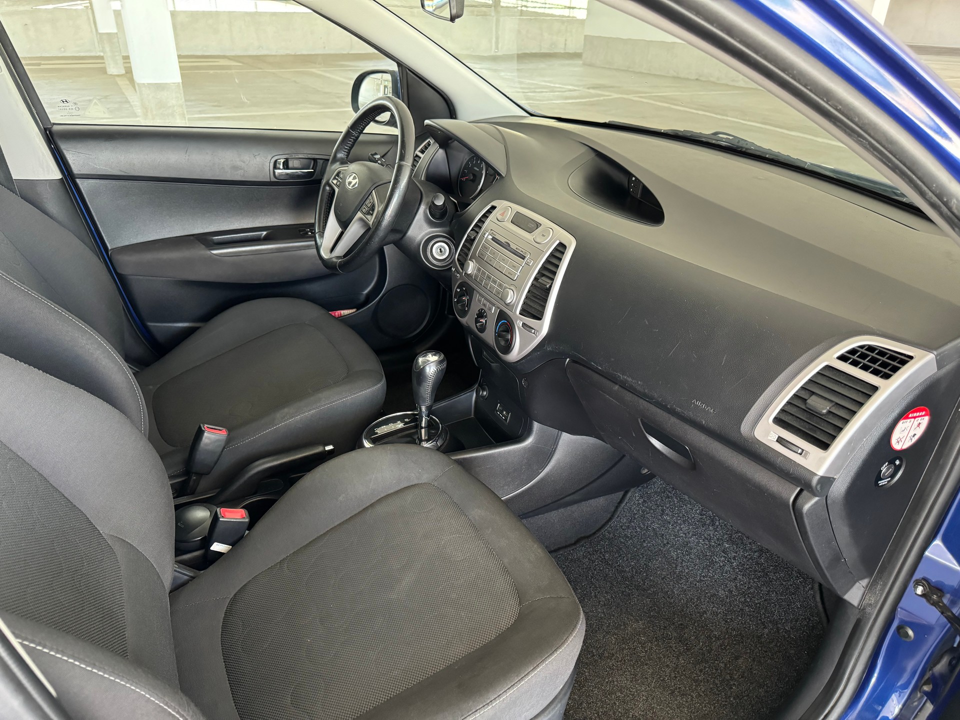 HYUNDAI i20 1.4 Style Automatic-image-11