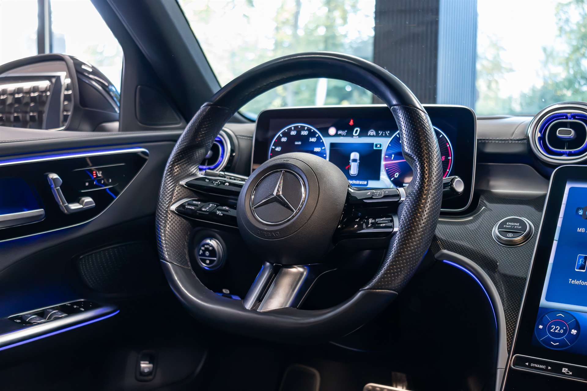 MERCEDES-BENZ C 220 d T 4Matic AMG Line-image-6