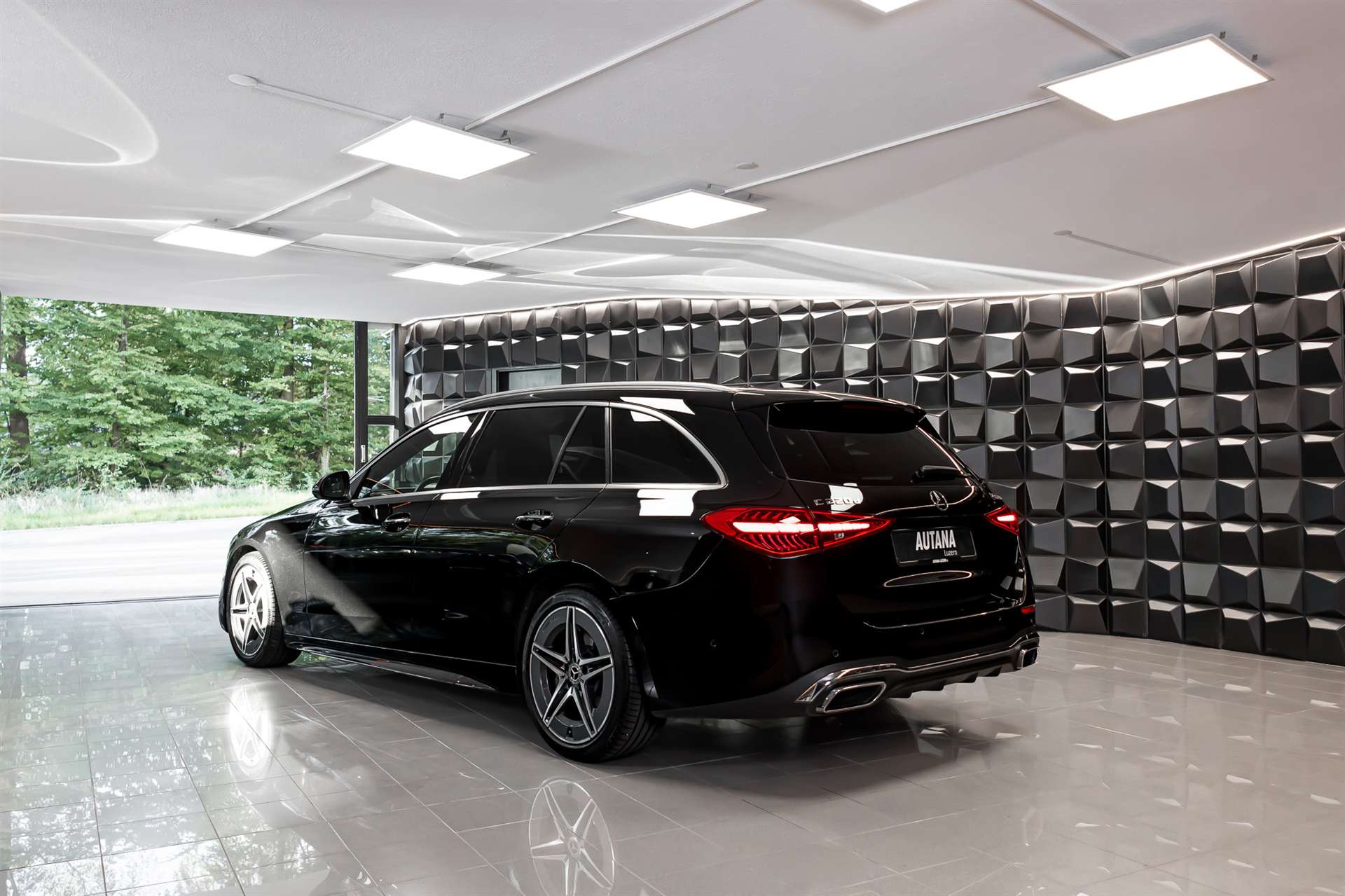 MERCEDES-BENZ C 220 d T 4Matic AMG Line-showroom-element-2