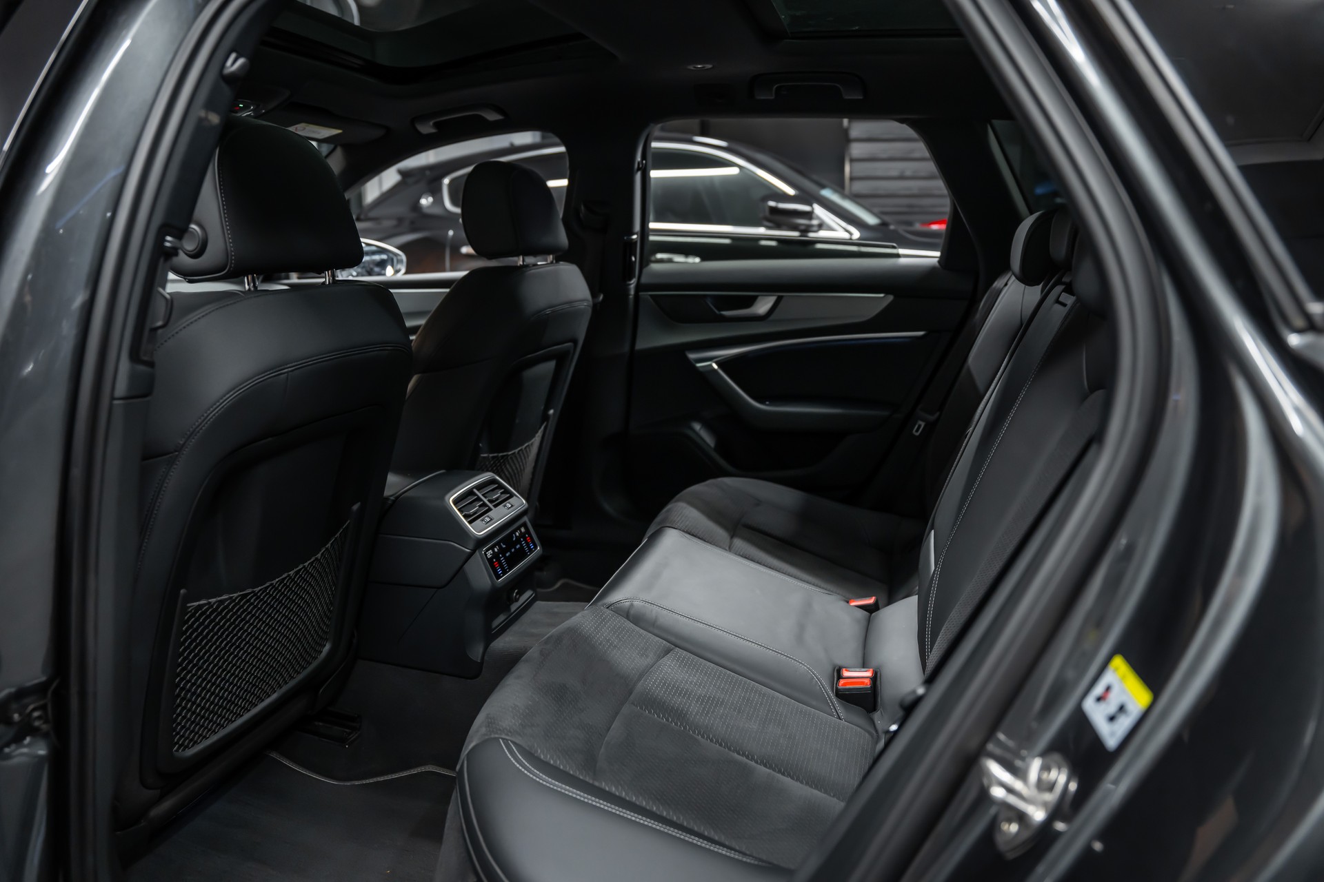AUDI S6 Avant 3.0 TDI quattro tiptronic *Matrix*Panorama*Fahrassistenz*-image-17