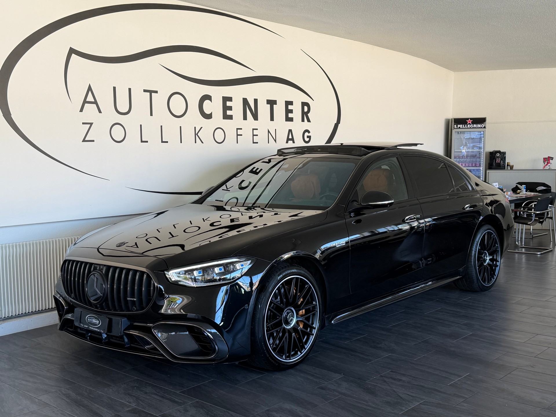 MERCEDES-BENZ E PERFORMANCE-showroom-element-1