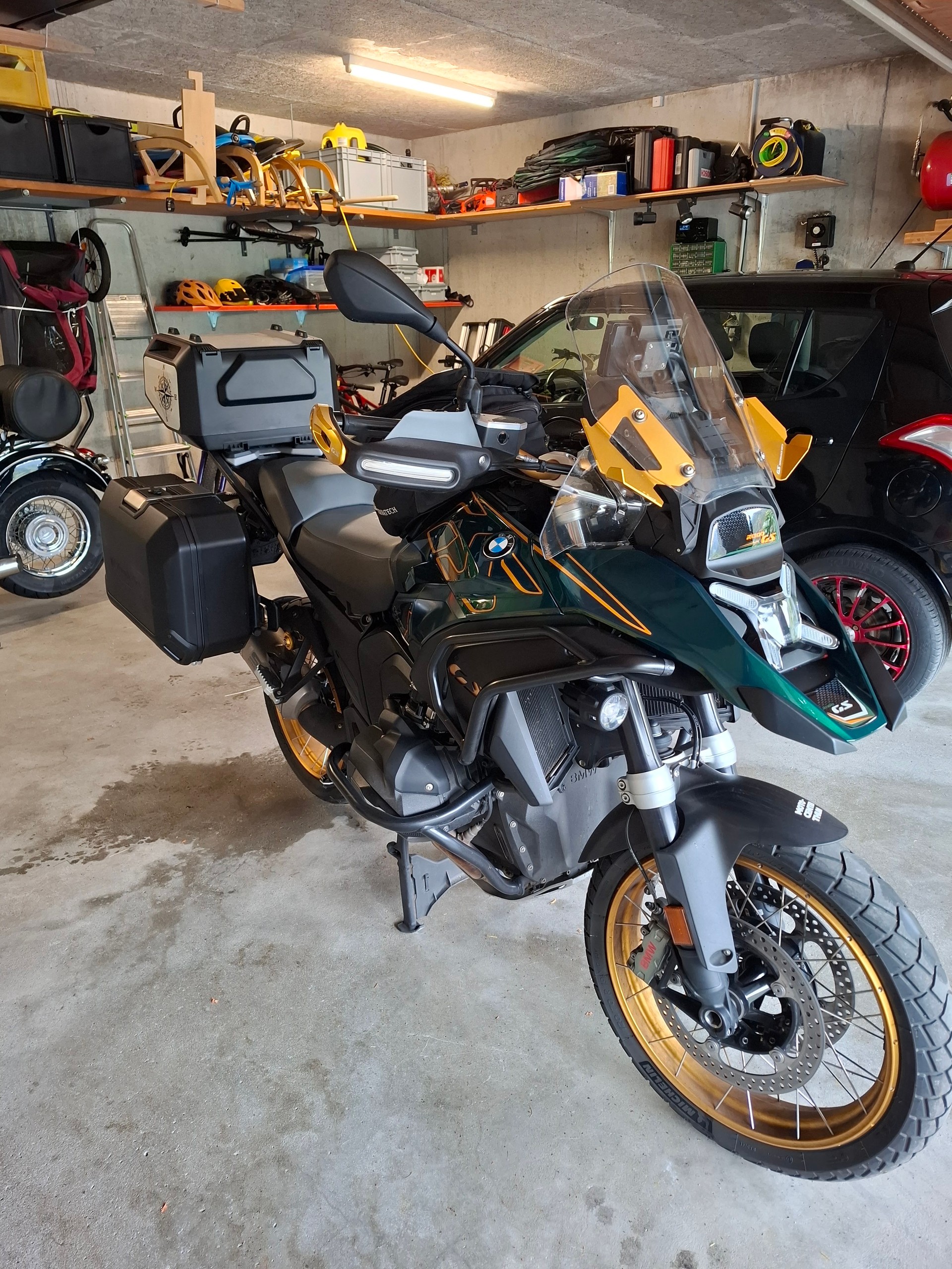 BMW R 1300 GS-image-2