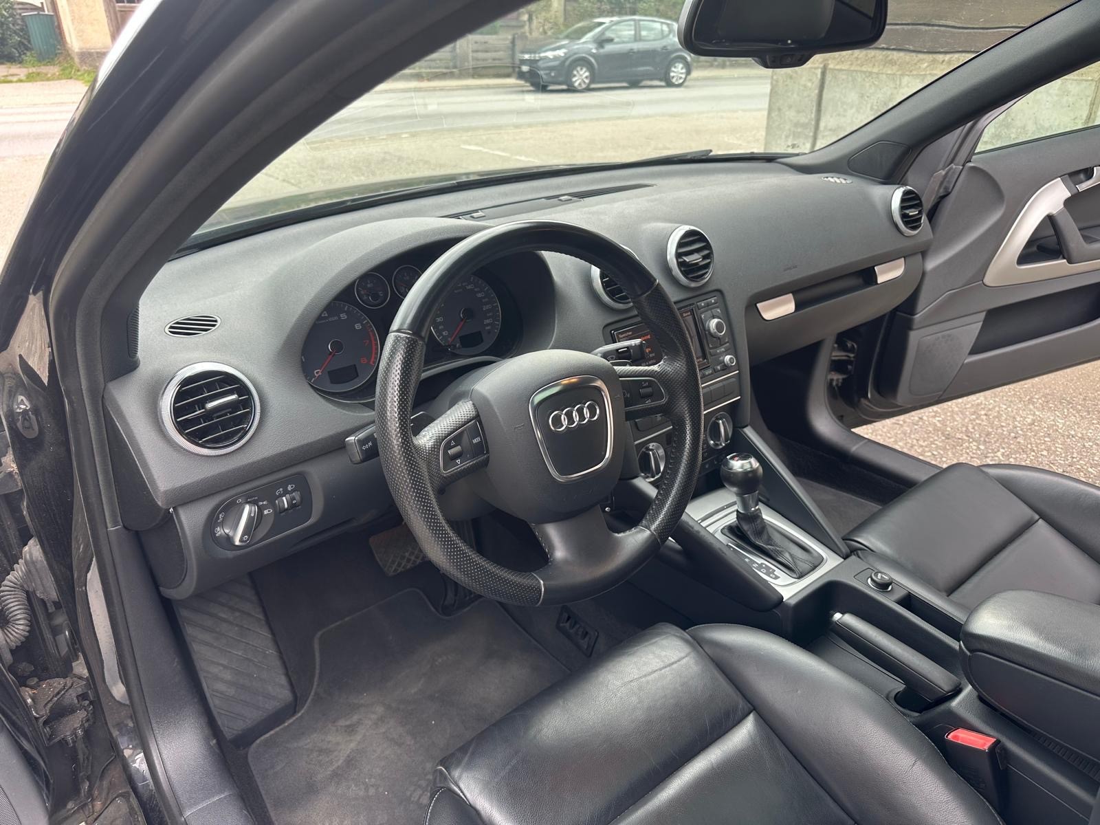 AUDI A3 1.8 TFSI Ambition S-tronic-image-9