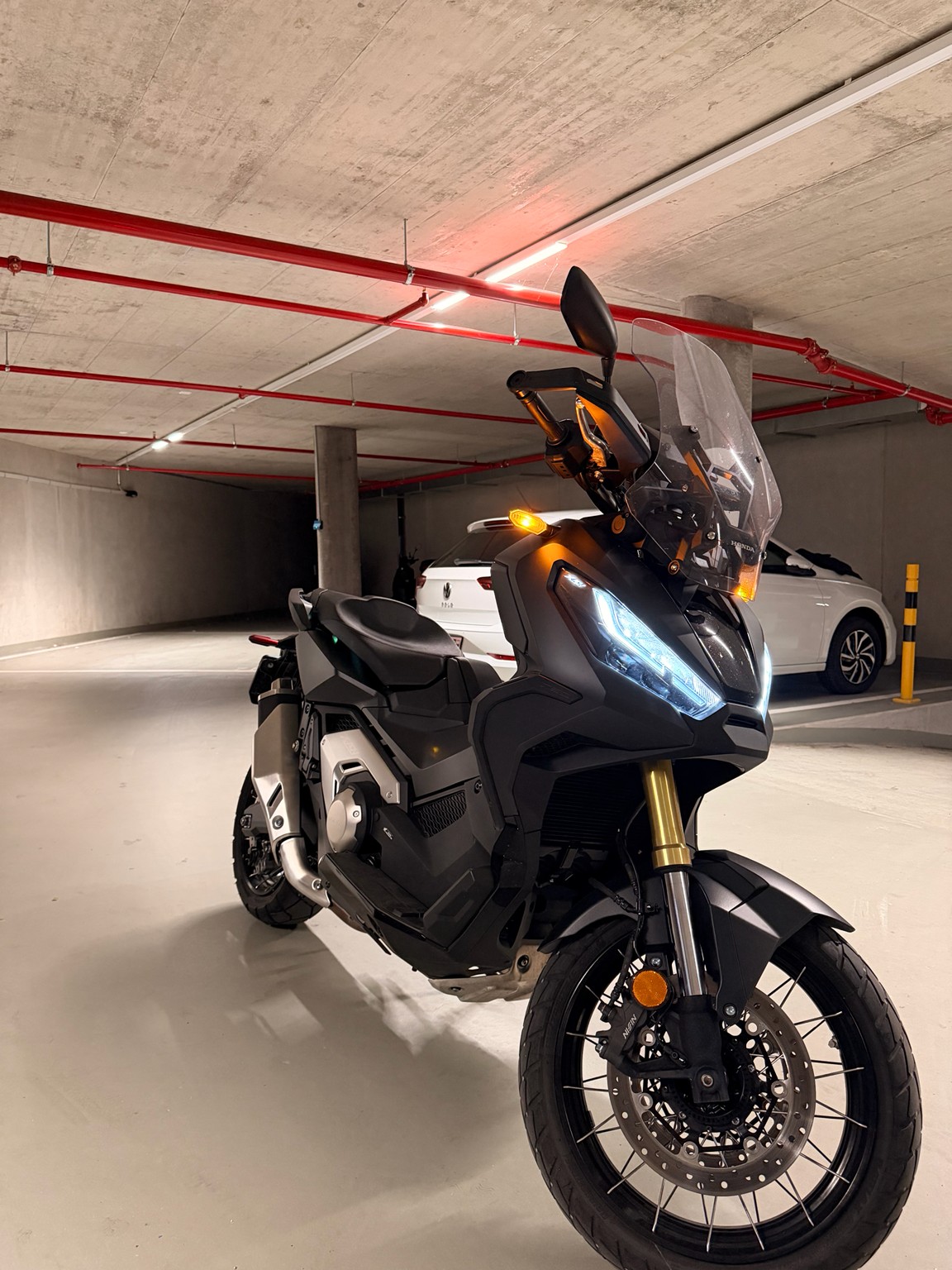 HONDA X-ADV 750-image-1