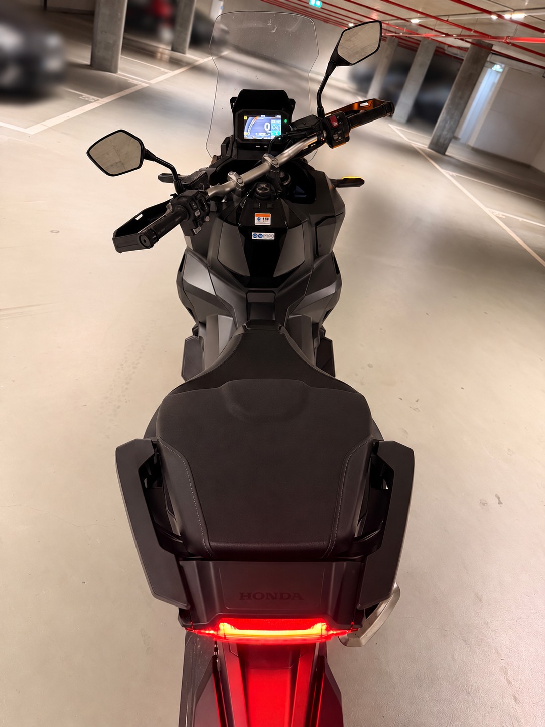 HONDA X-ADV 750-image-5